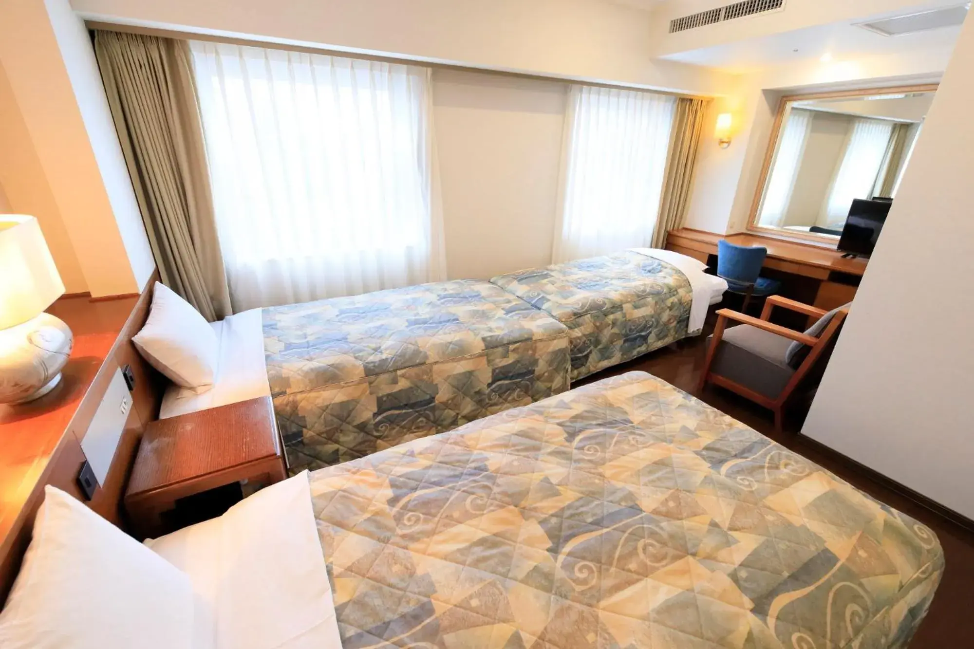 Photo of the whole room, Bed in Yokohama Mandarin Hotel Photo of the whole room, Bed in Yokohama Mandarin Hotel