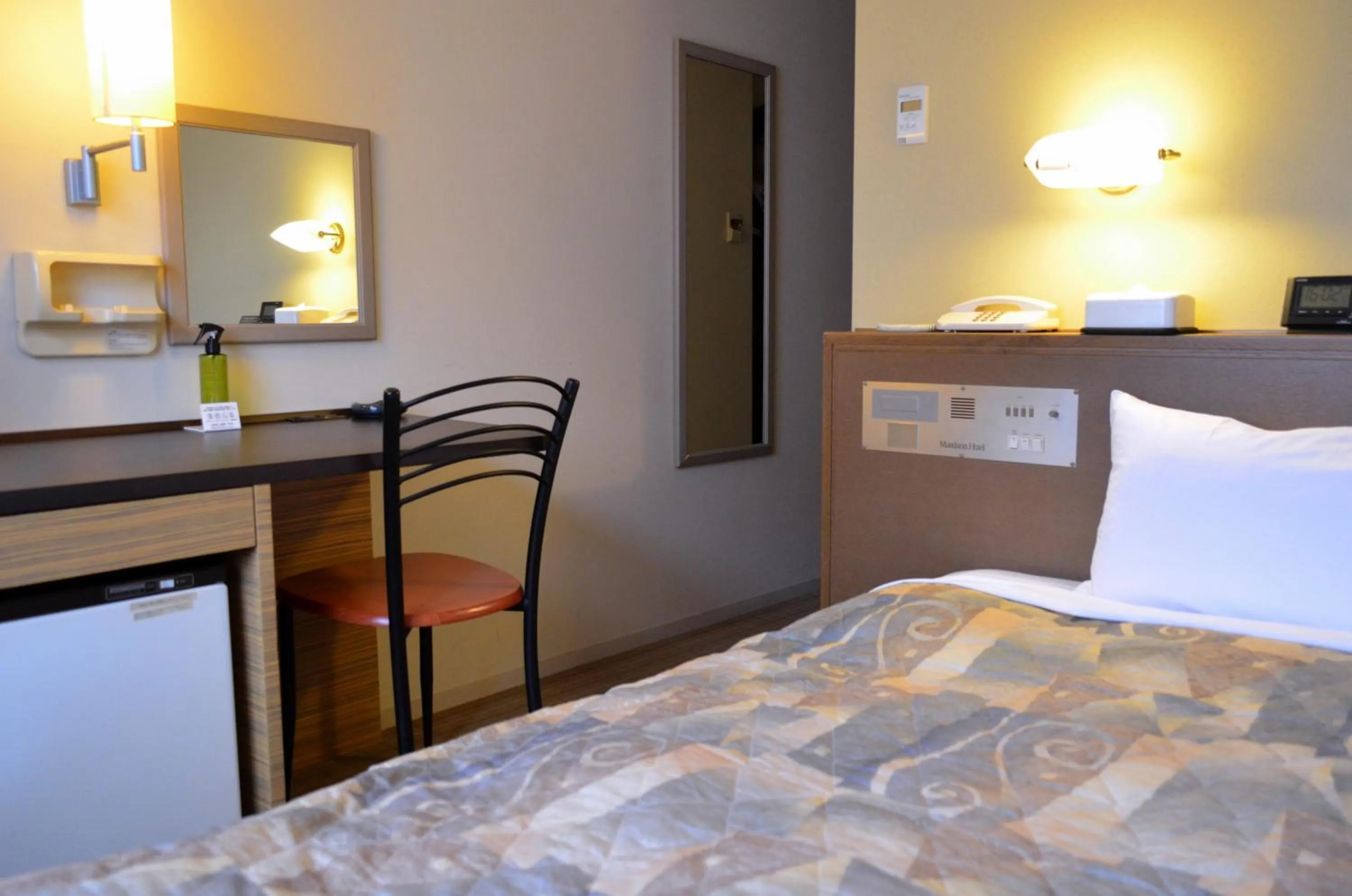 Bed in Yokohama Mandarin Hotel