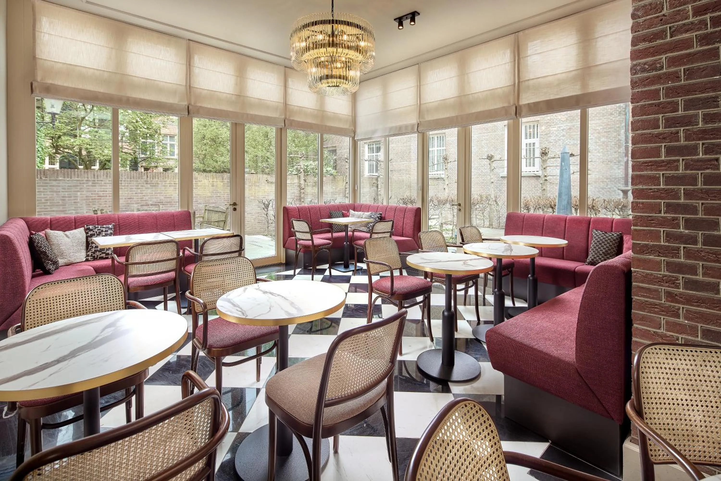 Restaurant/places to eat in The Saints Hotel