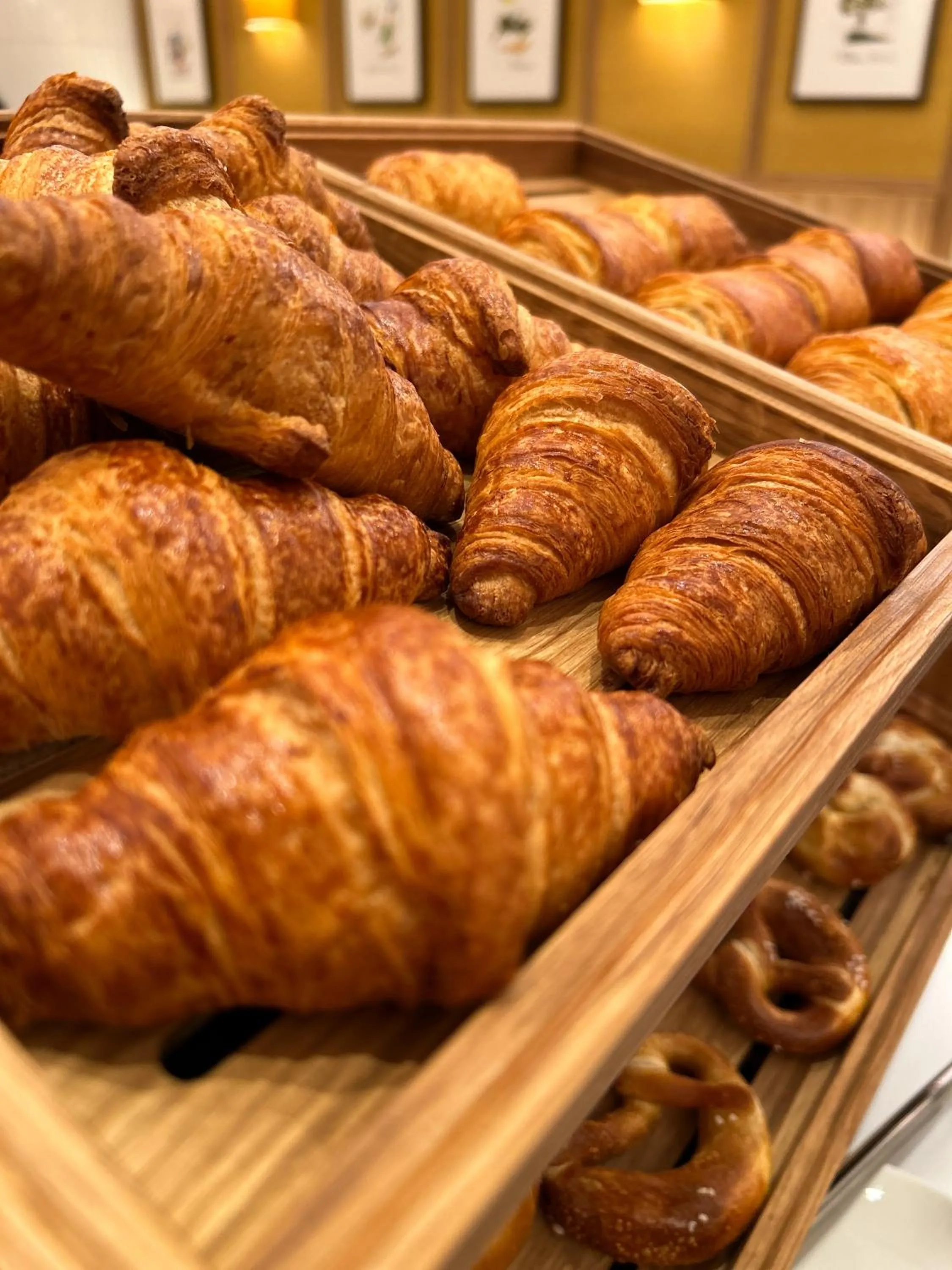 Food and drinks in Kimpton Main Frankfurt by IHG