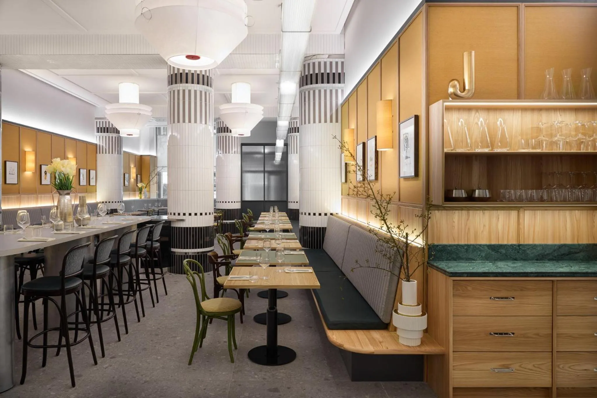 Restaurant/places to eat in Kimpton Main Frankfurt by IHG