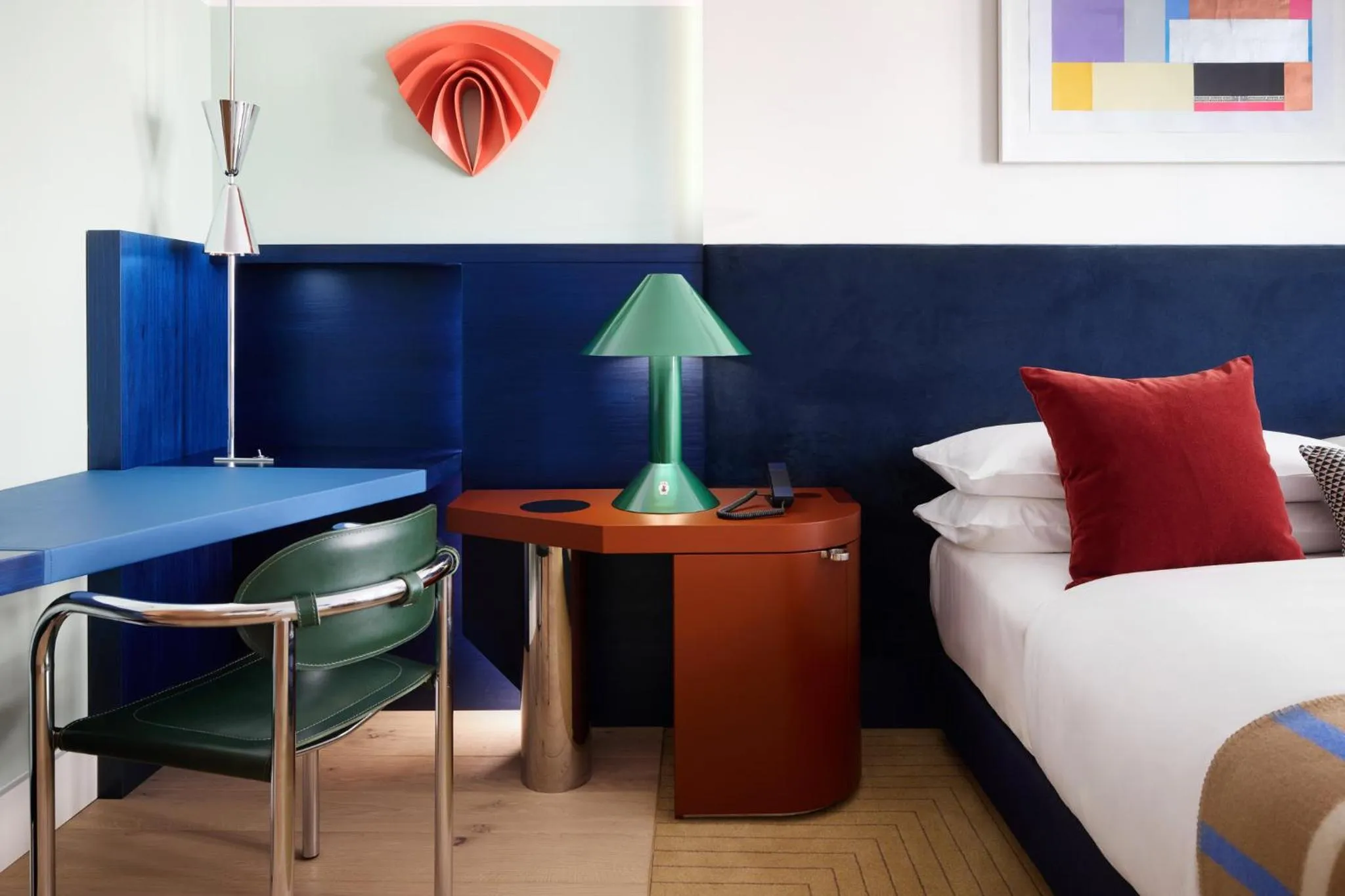 Photo of the whole room, Bed in Kimpton Main Frankfurt by IHG