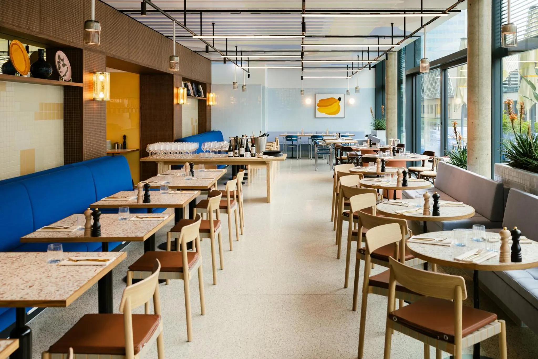 Restaurant/places to eat in Kimpton Main Frankfurt by IHG