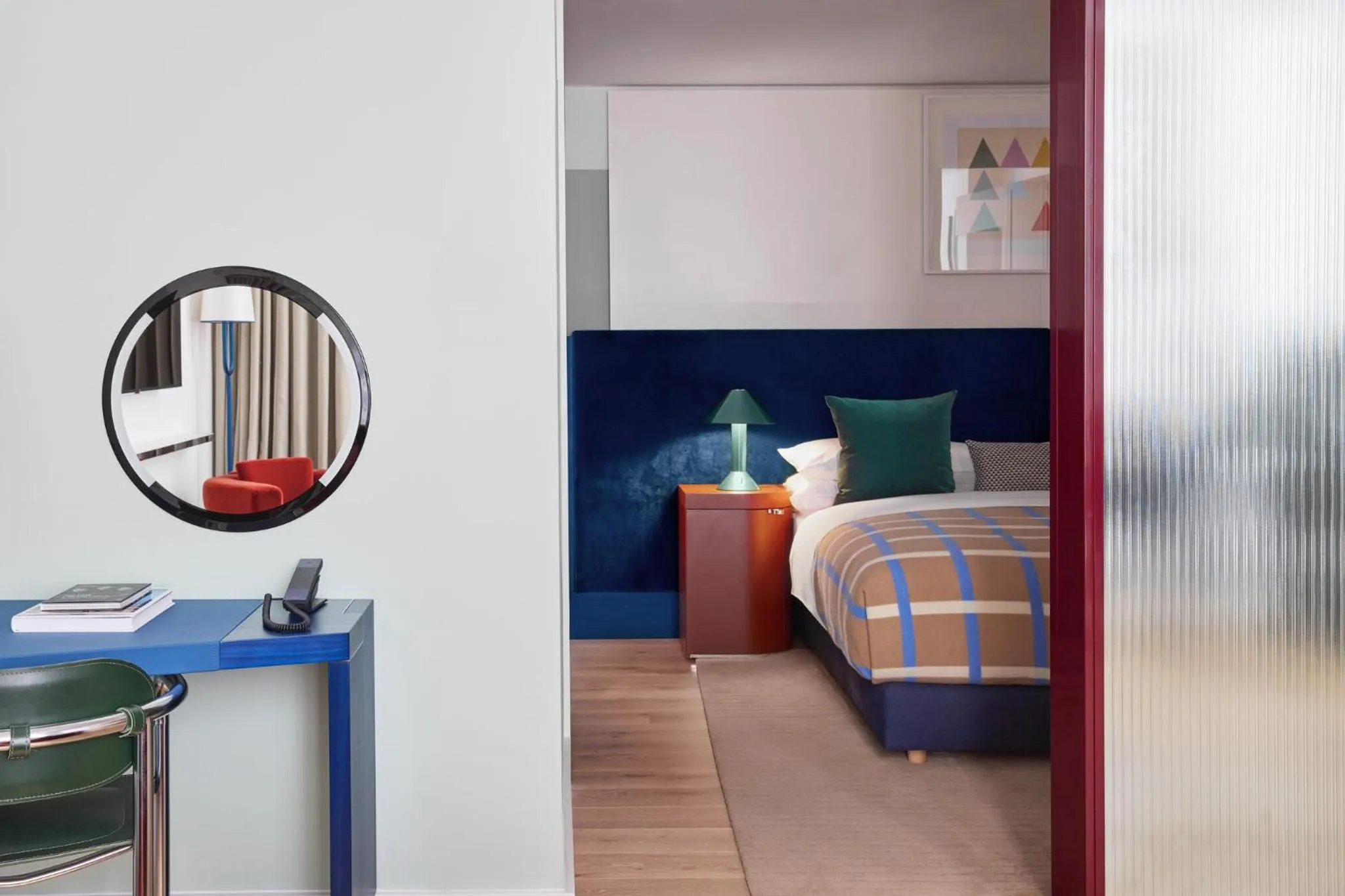 Photo of the whole room, Bed in Kimpton Main Frankfurt by IHG