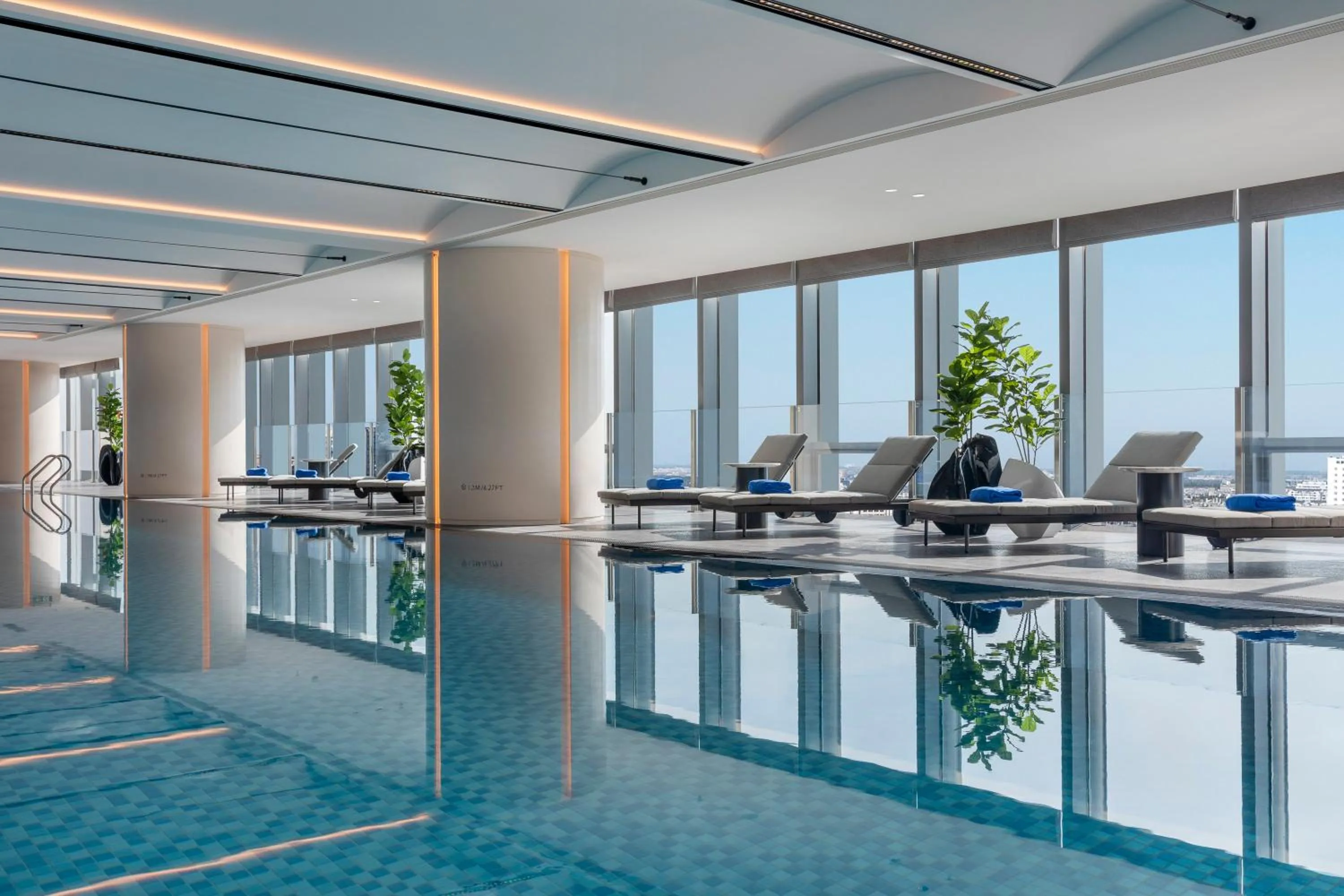 Swimming pool in Crowne Plaza Taizhou City Center by IHG