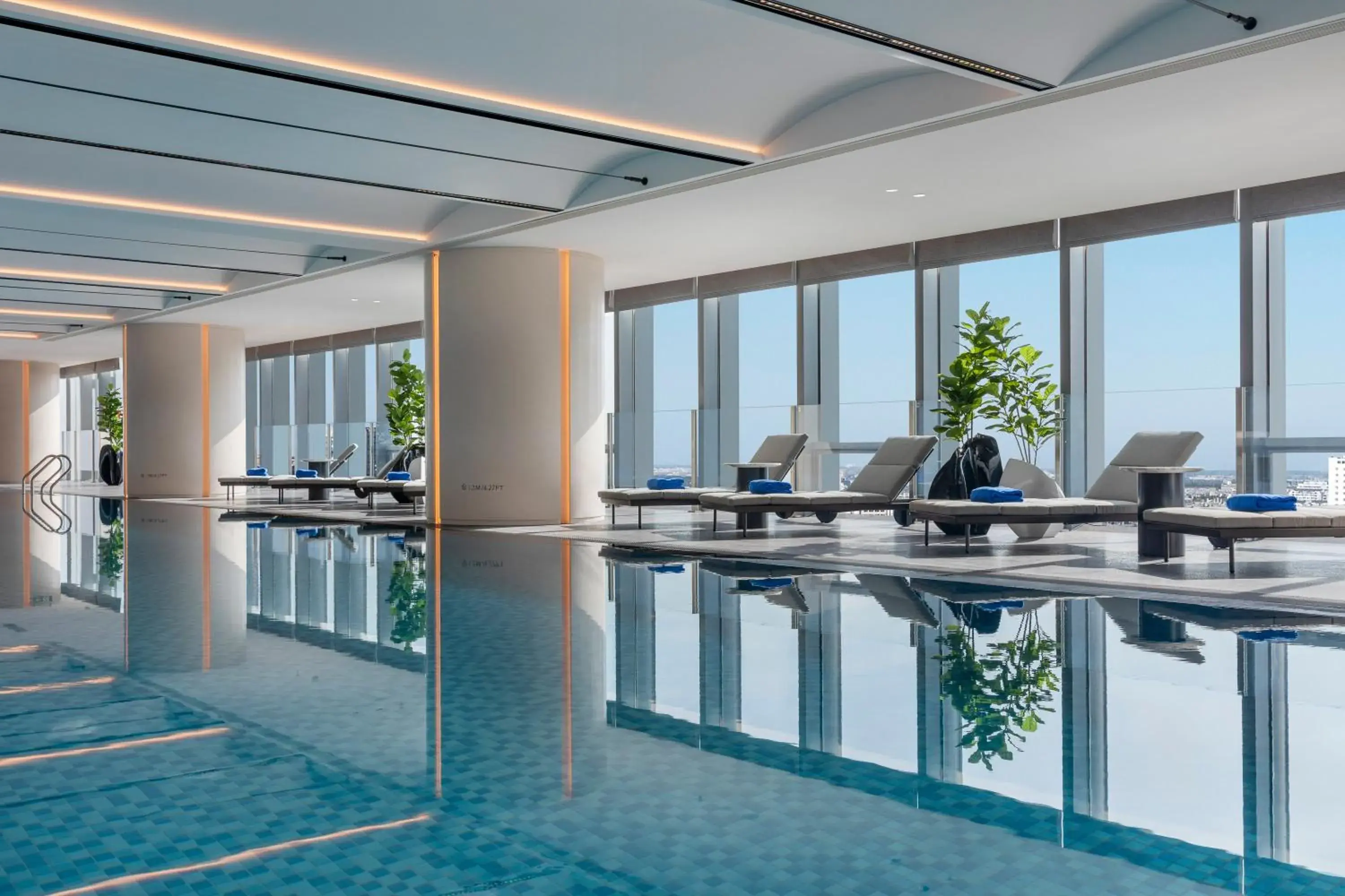 Swimming pool in Crowne Plaza Taizhou City Center by IHG Swimming pool in Crowne Plaza Taizhou City Center by IHG