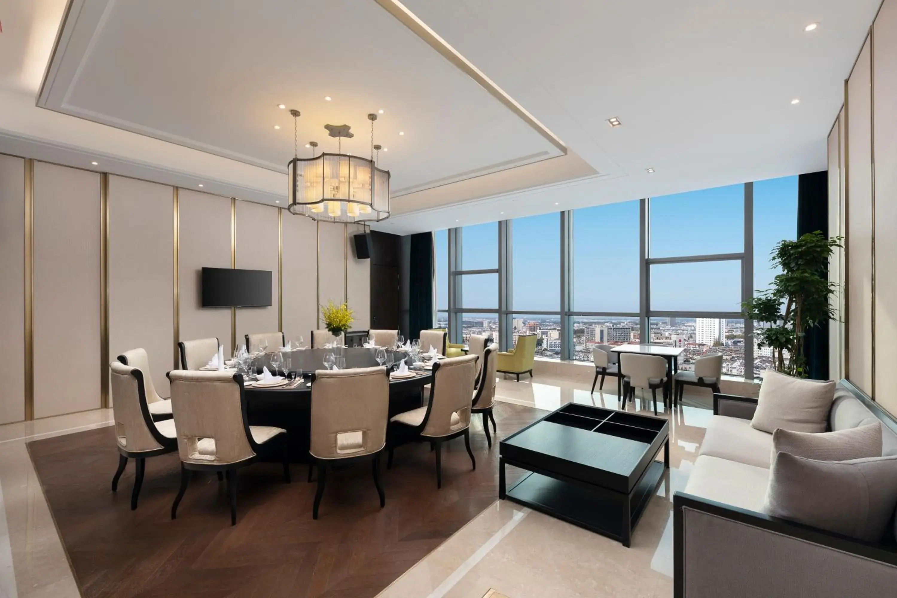 Restaurant/places to eat in Crowne Plaza Taizhou City Center by IHG Restaurant/places to eat in Crowne Plaza Taizhou City Center by IHG