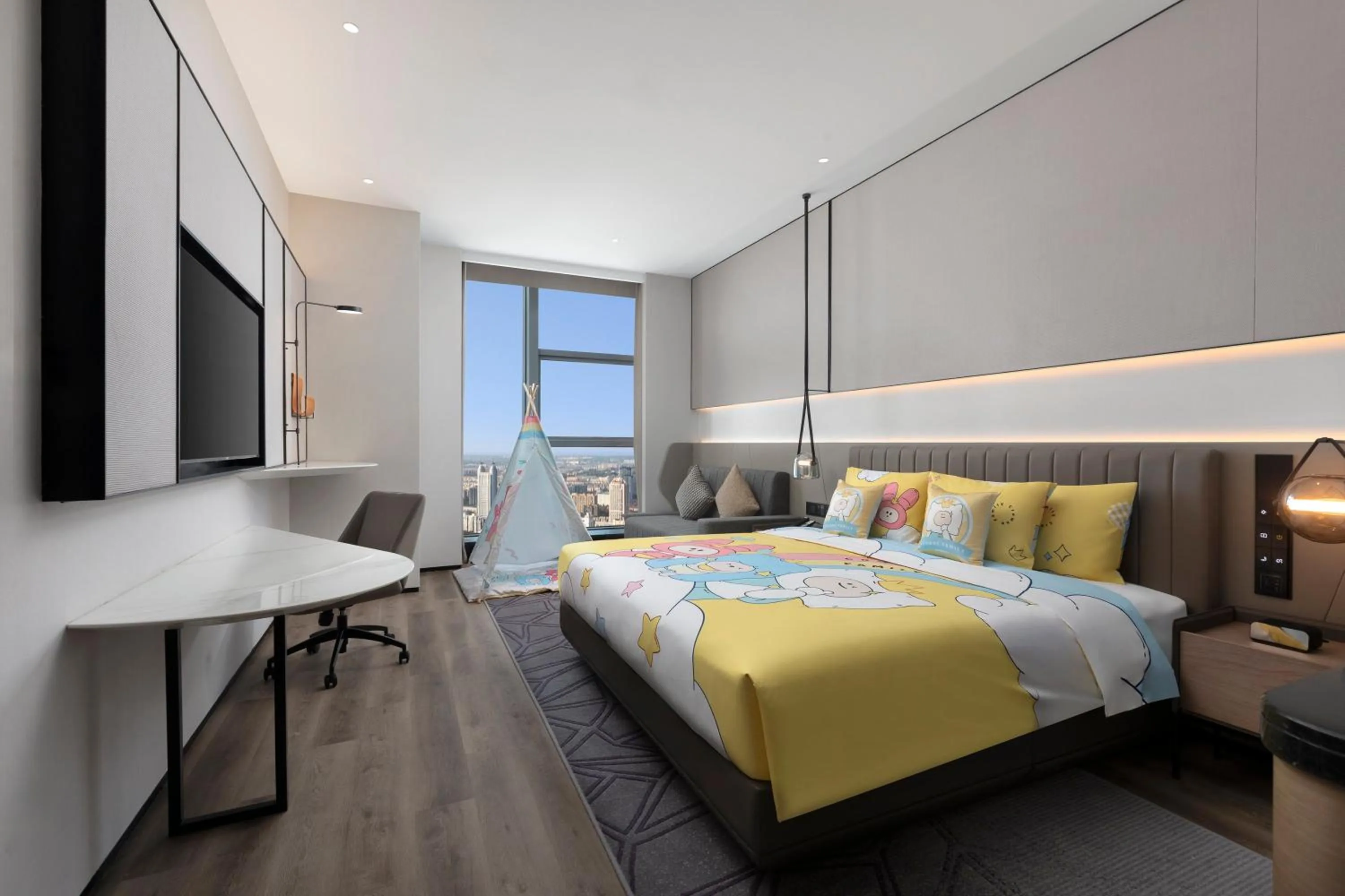 Photo of the whole room, Bed in Crowne Plaza Taizhou City Center by IHG