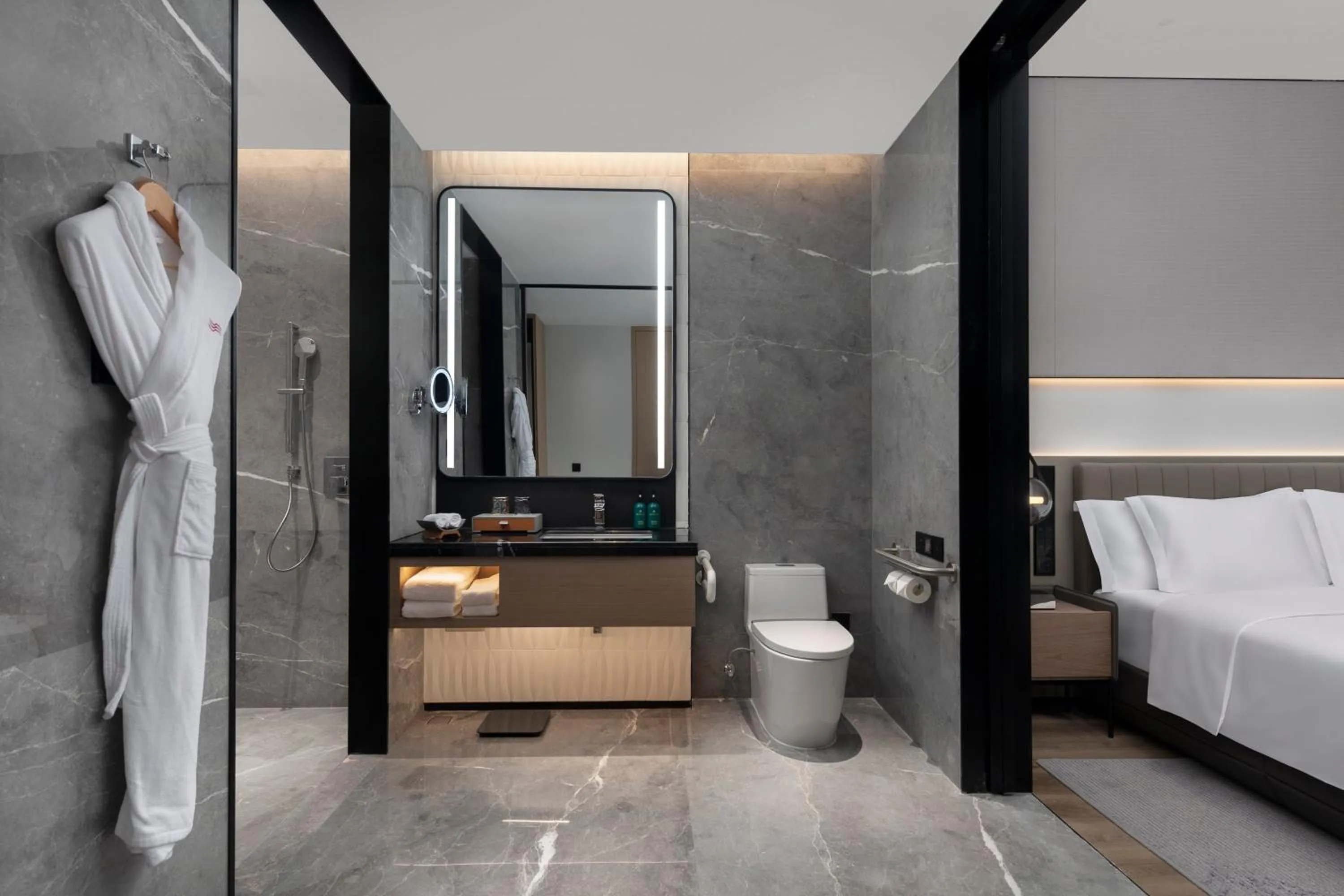 Photo of the whole room, Bed in Crowne Plaza Taizhou City Center by IHG