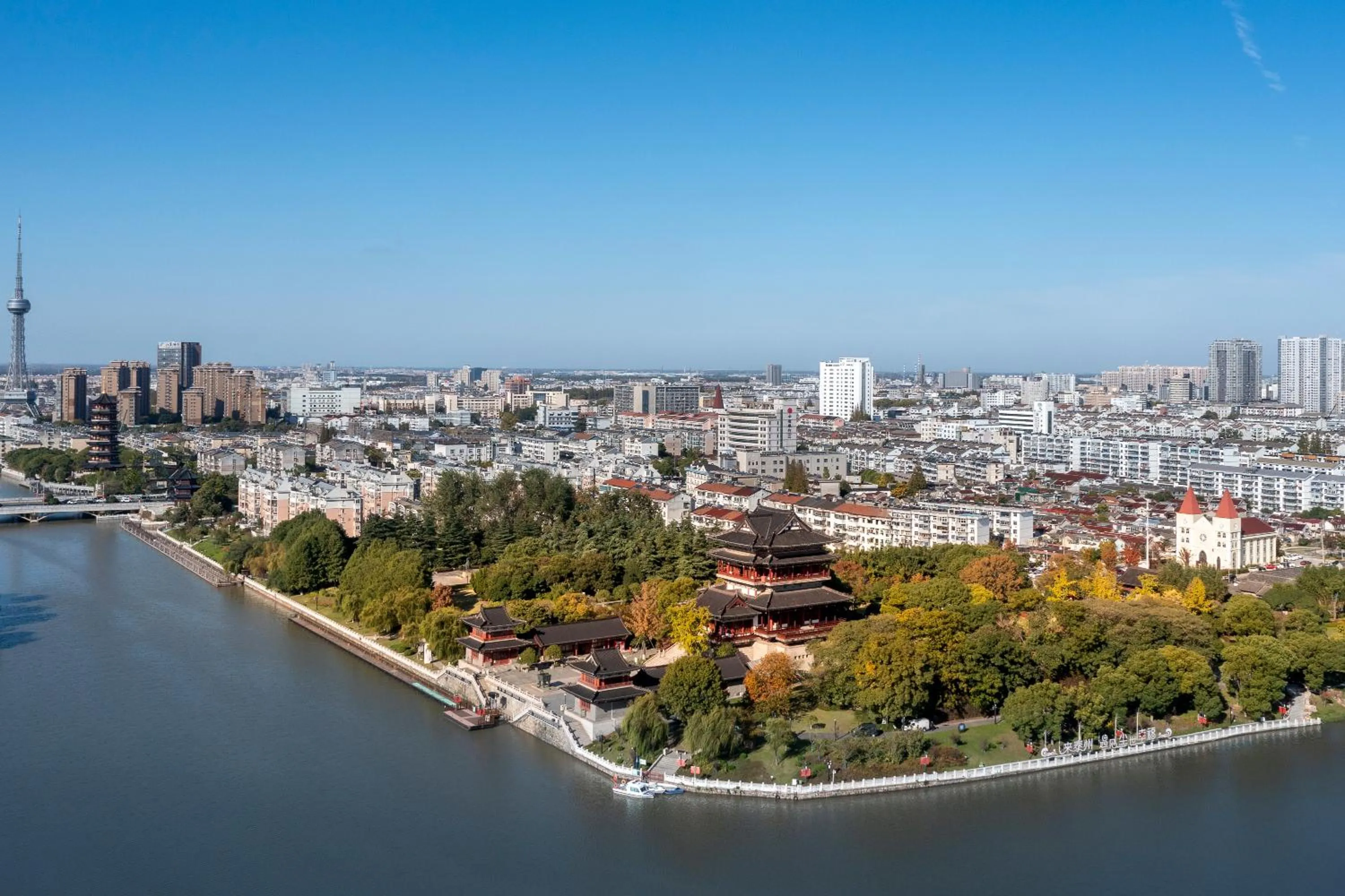 City view in Crowne Plaza Taizhou City Center by IHG