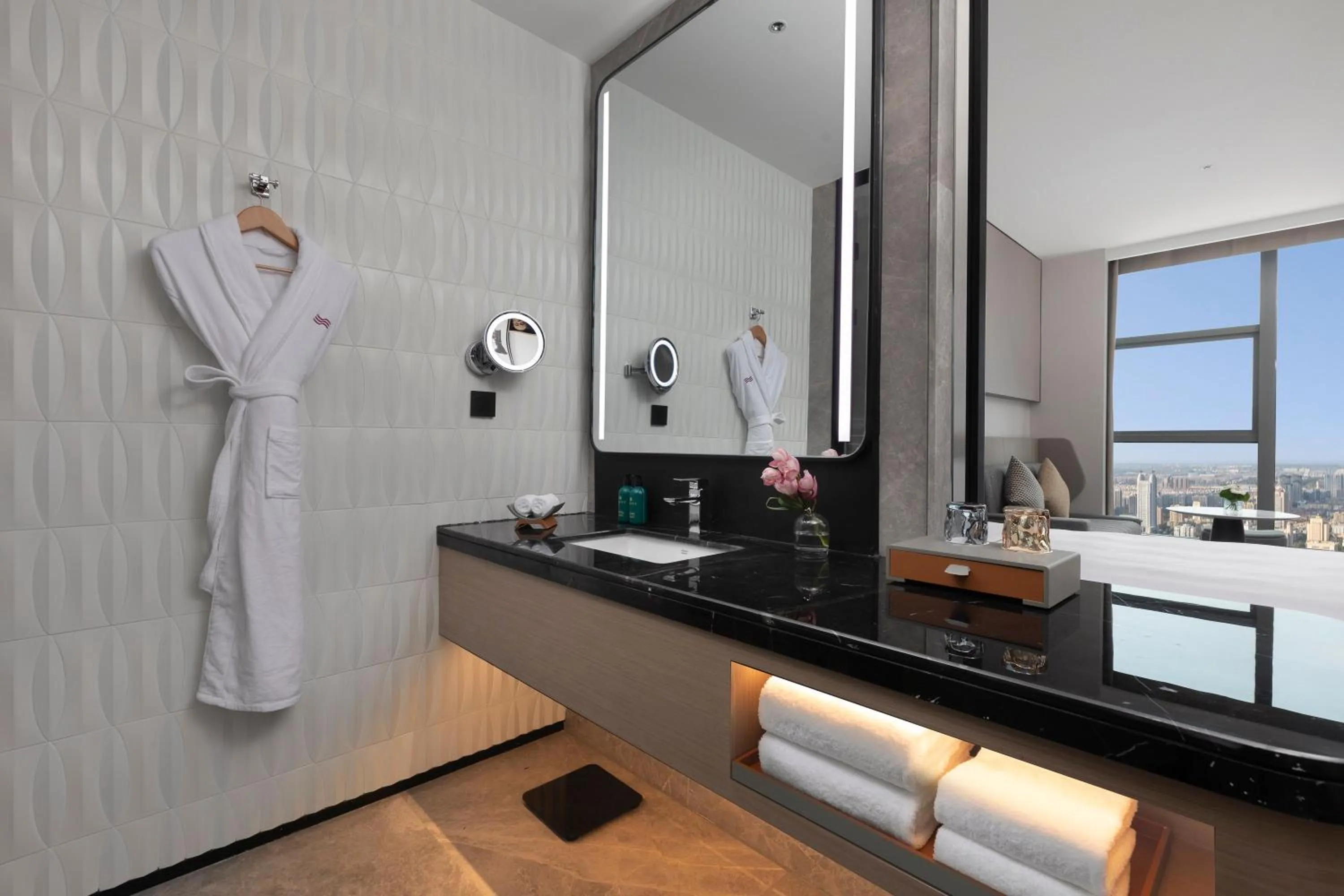 Photo of the whole room in Crowne Plaza Taizhou City Center by IHG