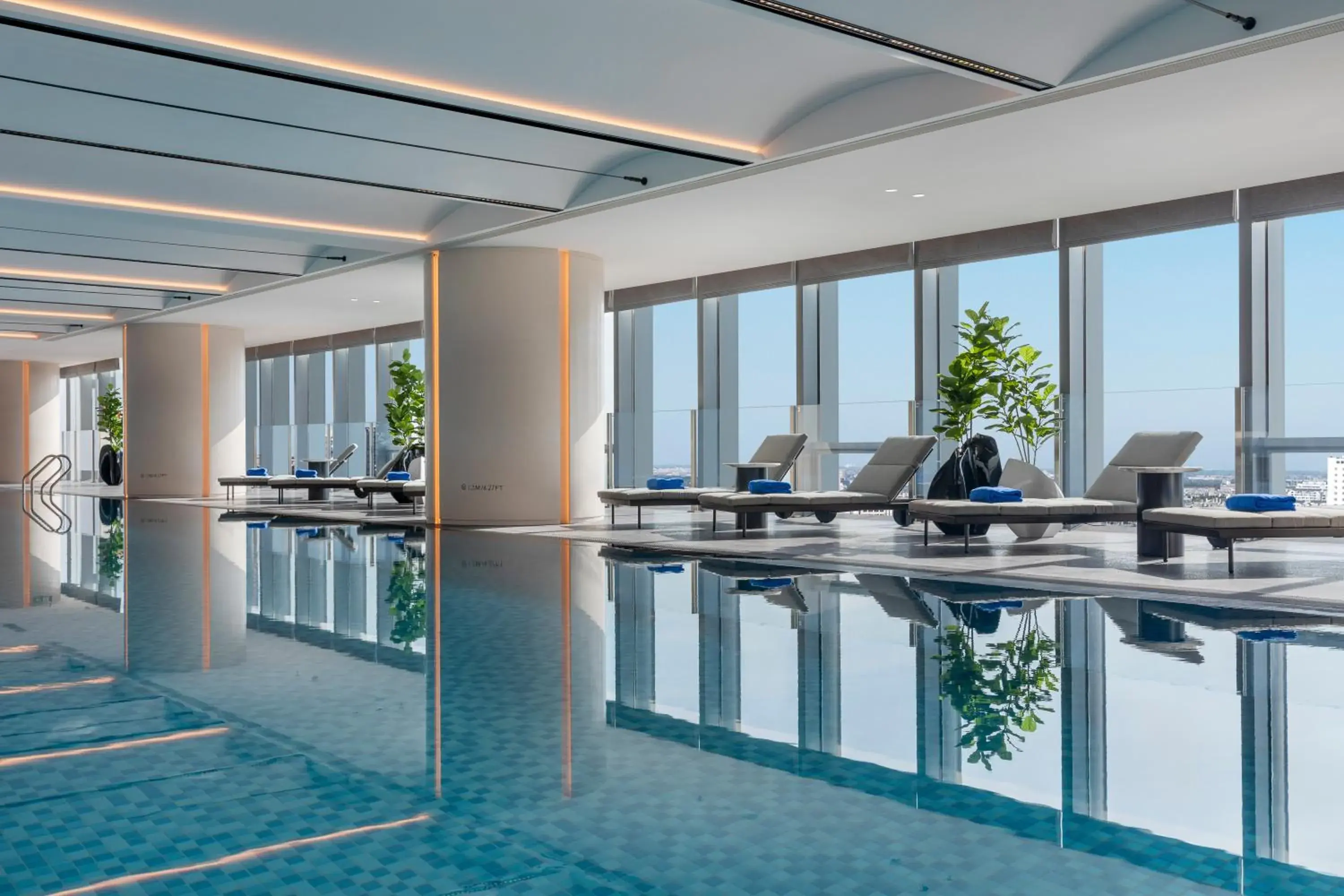 Swimming pool in Crowne Plaza Taizhou City Center by IHG Swimming pool in Crowne Plaza Taizhou City Center by IHG