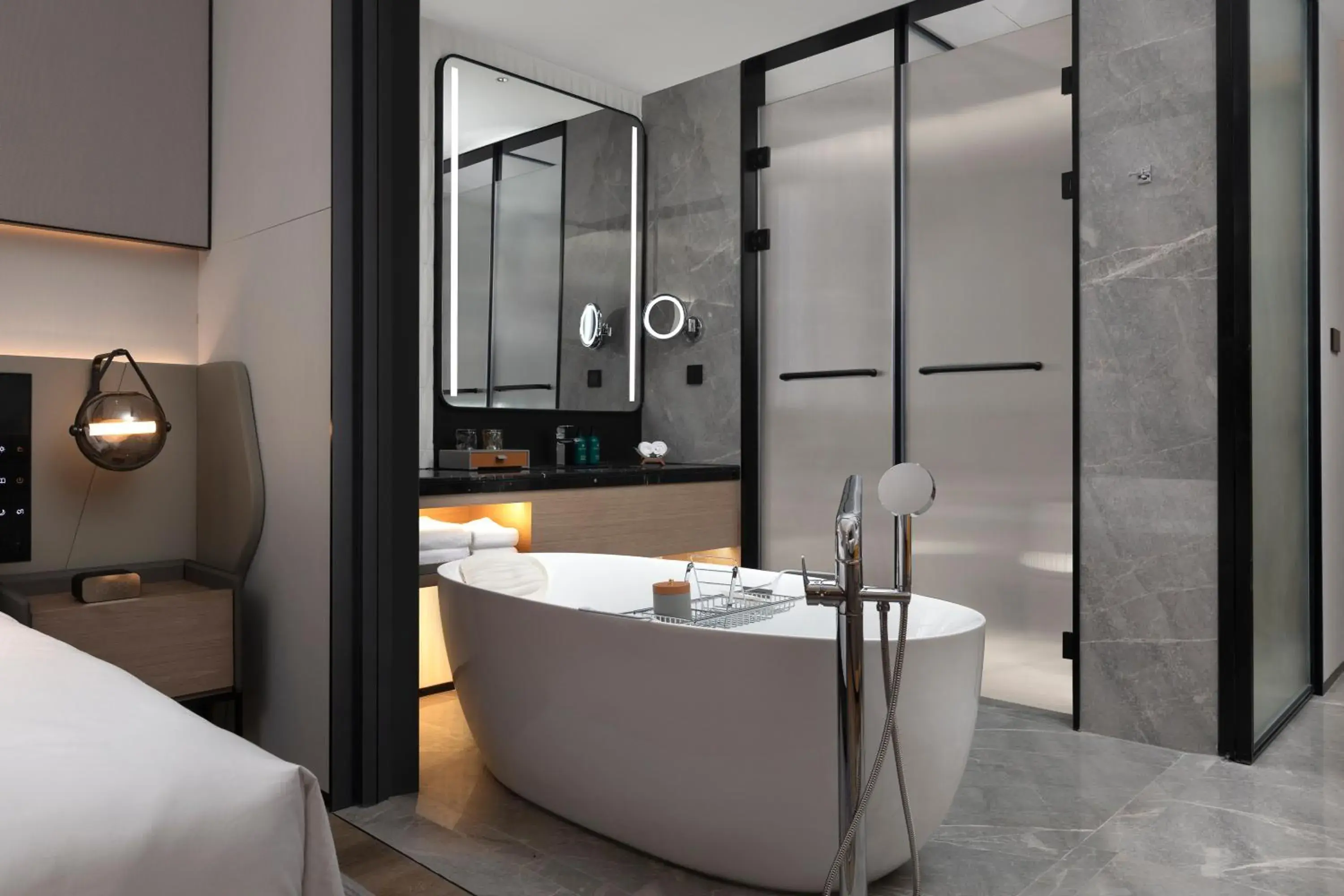 Bathroom, Bed in Crowne Plaza Taizhou City Center by IHG Bathroom, Bed in Crowne Plaza Taizhou City Center by IHG