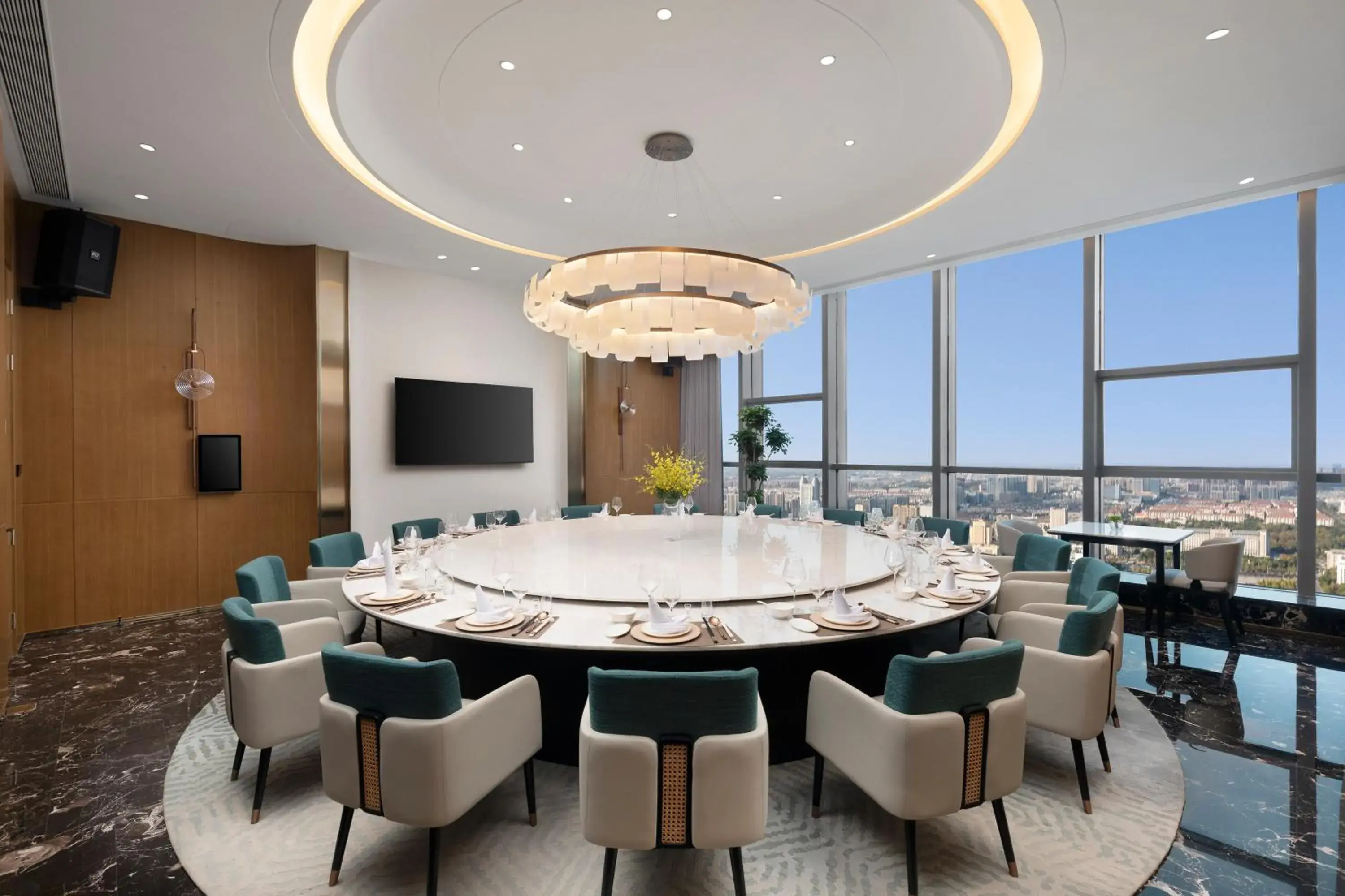 Restaurant/places to eat in Crowne Plaza Taizhou City Center by IHG Restaurant/places to eat in Crowne Plaza Taizhou City Center by IHG