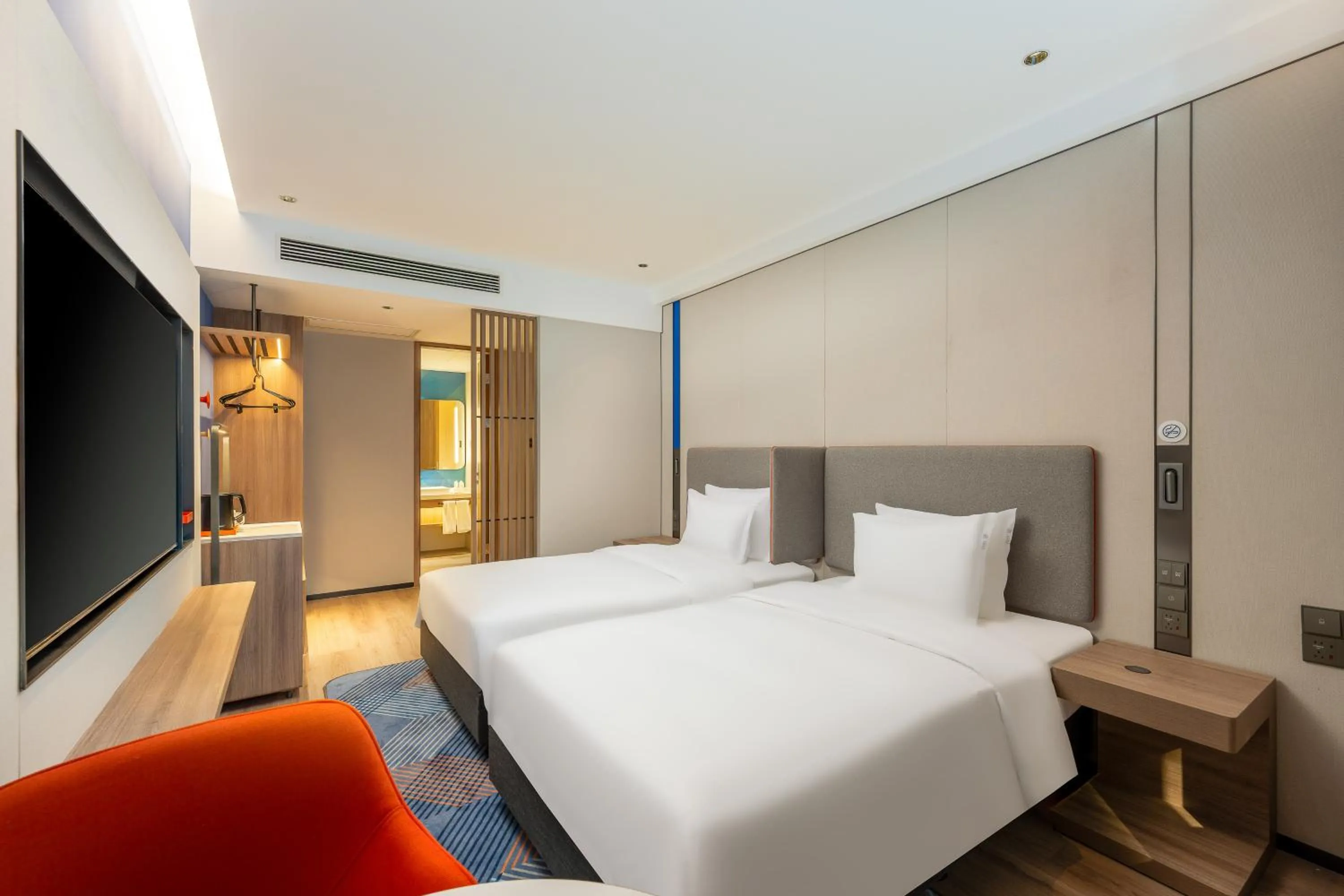 Bed in Holiday Inn Express Luoyang Longmen by IHG