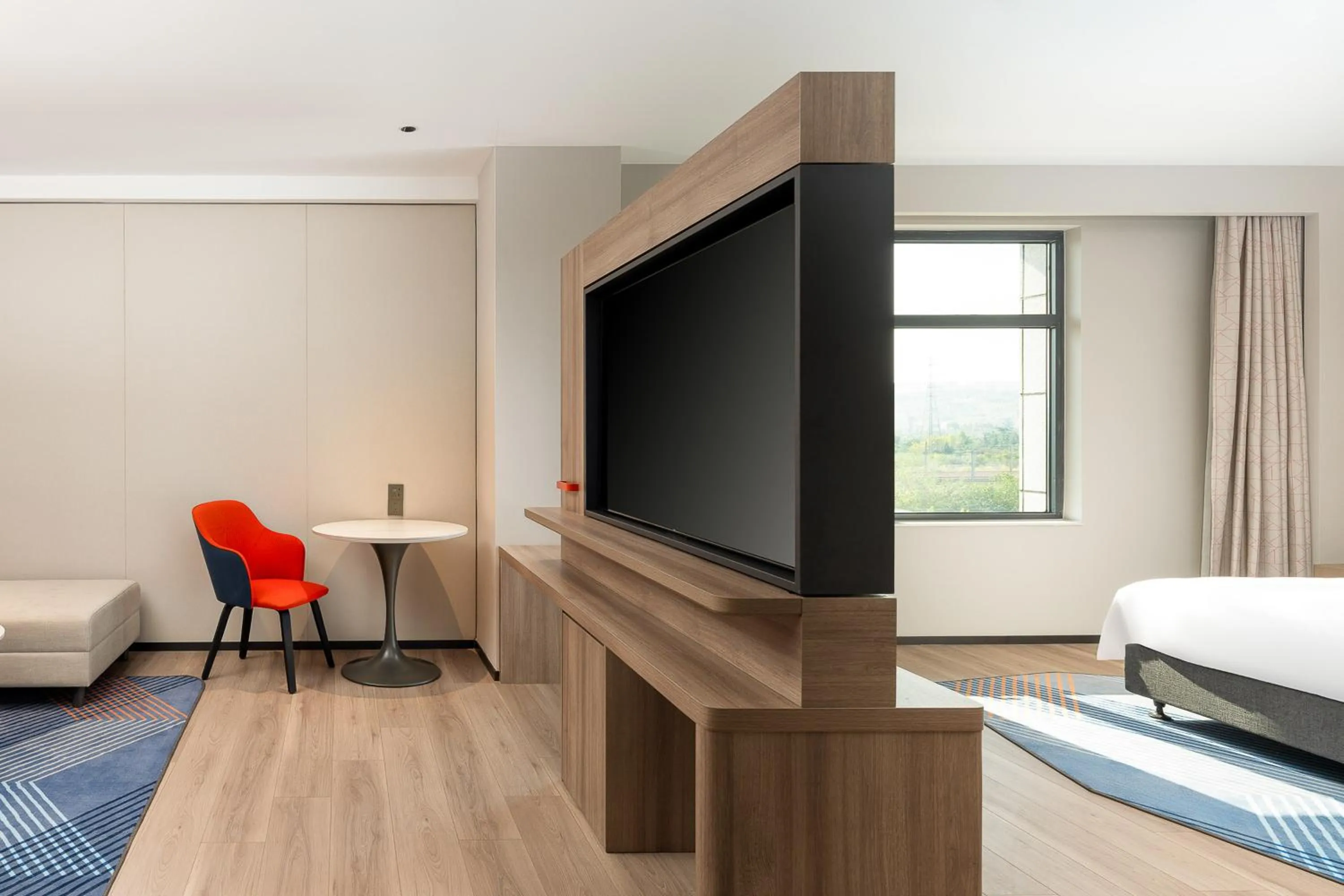 TV and multimedia in Holiday Inn Express Luoyang Longmen by IHG