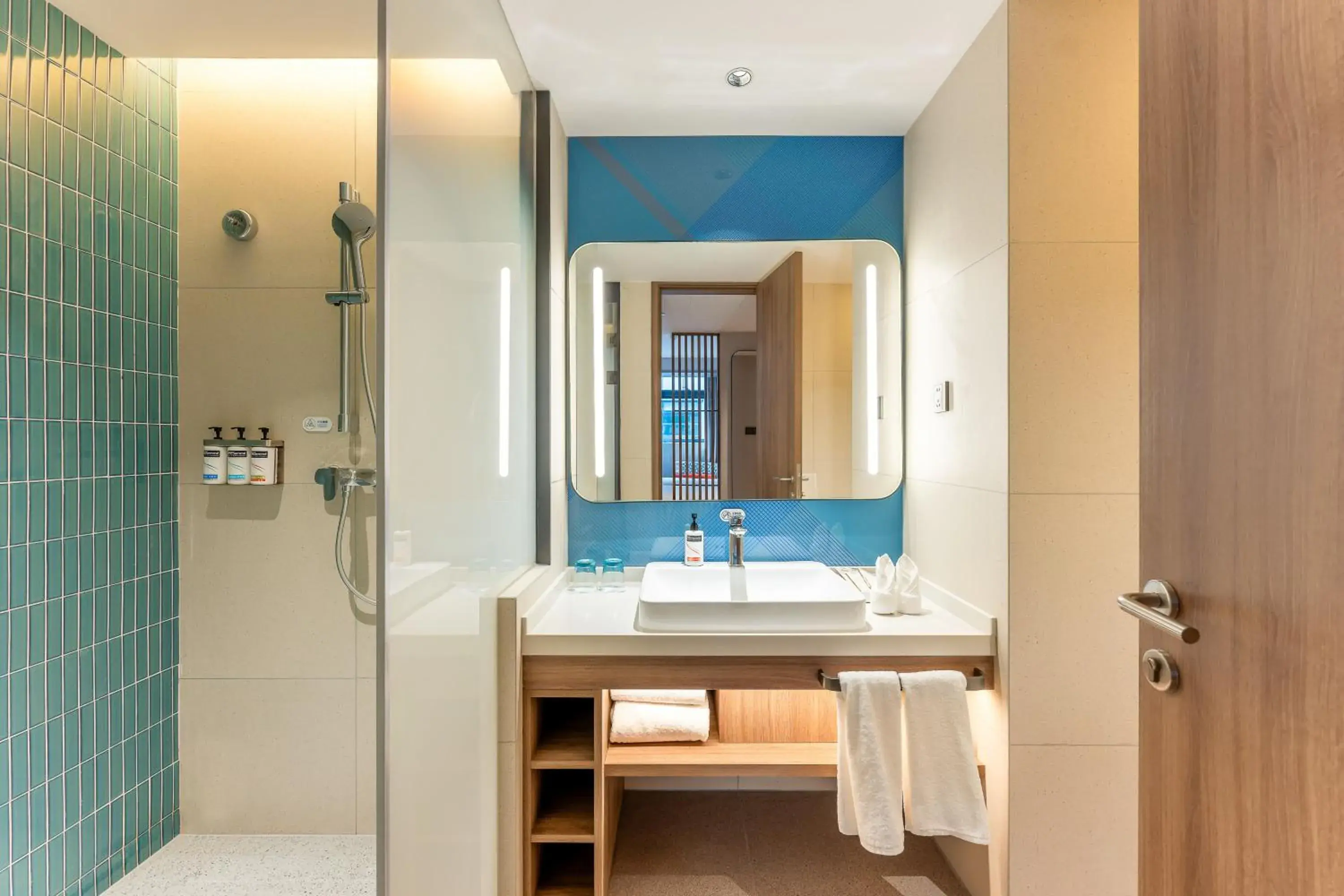 Bathroom in Holiday Inn Express Luoyang Longmen by IHG Bathroom in Holiday Inn Express Luoyang Longmen by IHG