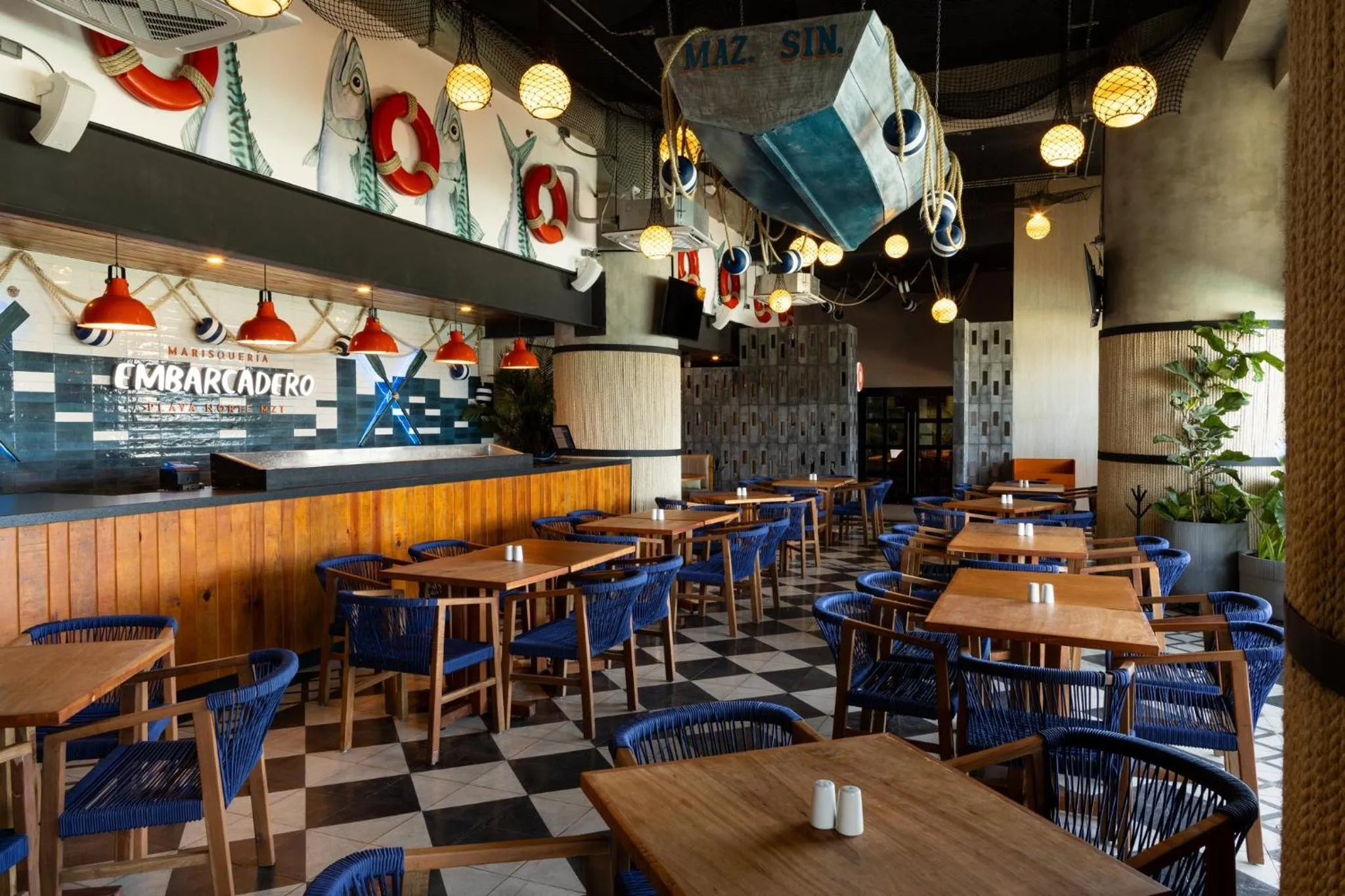 Restaurant/places to eat in Holiday Inn Express & Suites Mazatlan by IHG