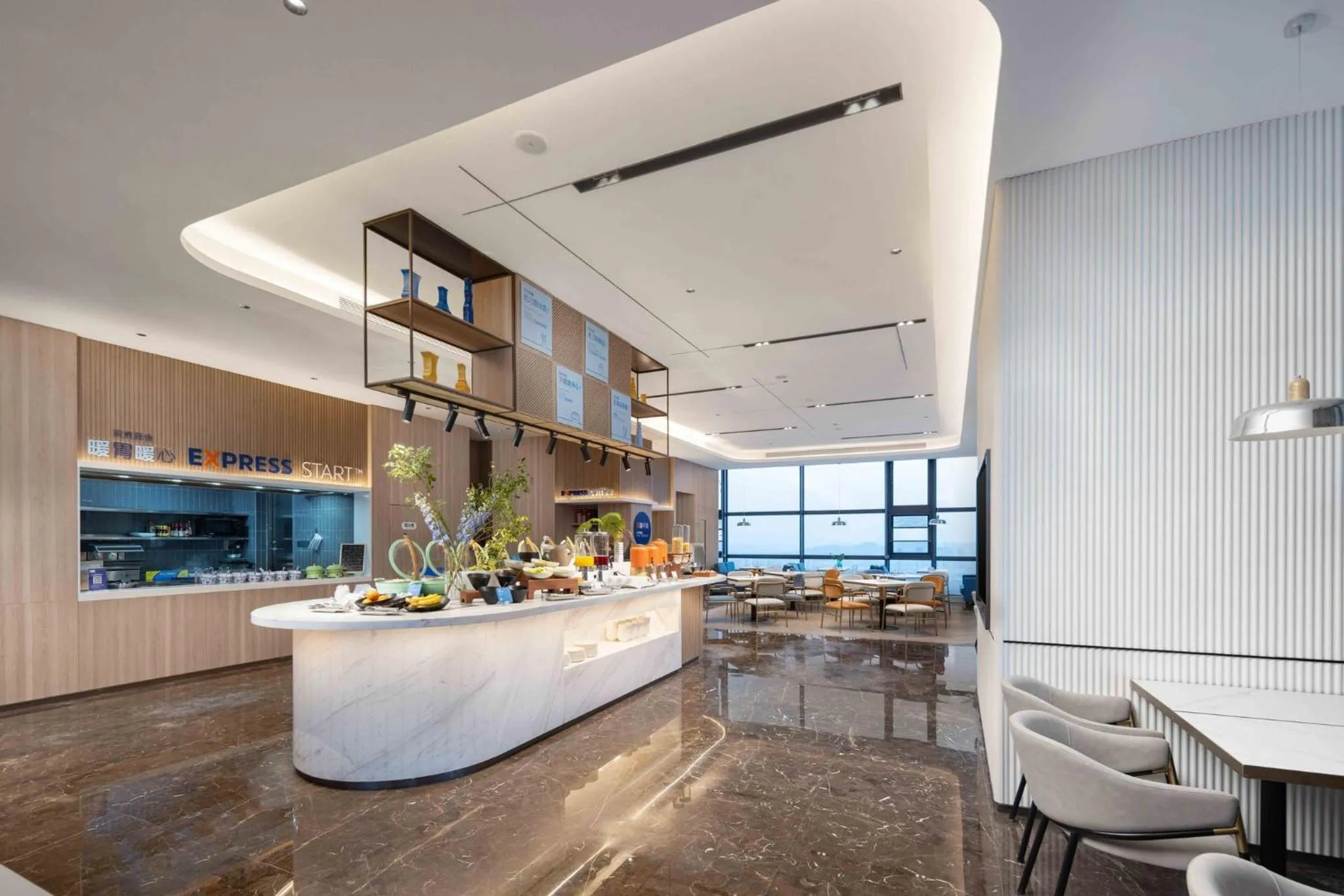 Restaurant/places to eat in Holiday Inn Express Wuhan East Lake by IHG