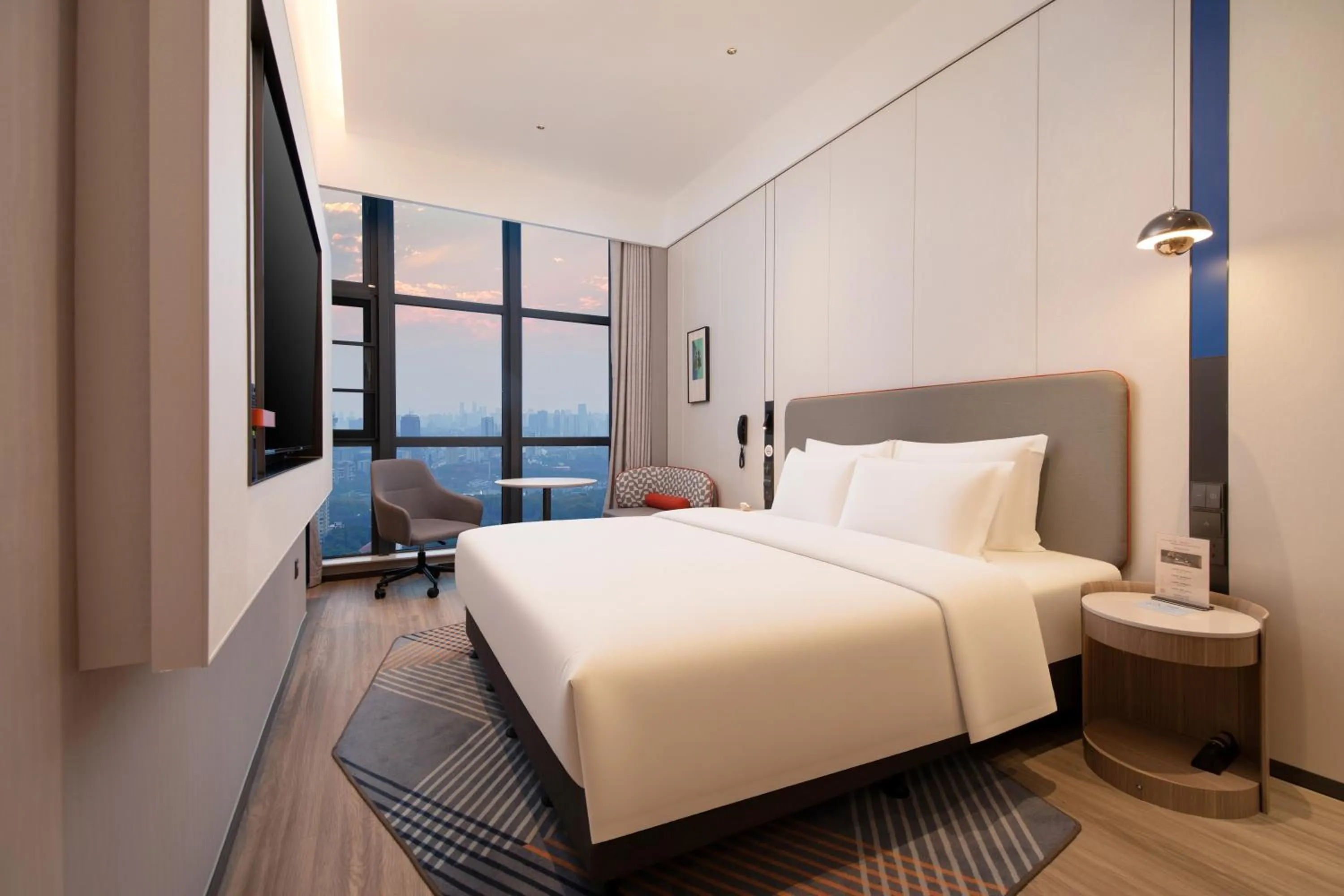 Bed in Holiday Inn Express Wuhan East Lake by IHG