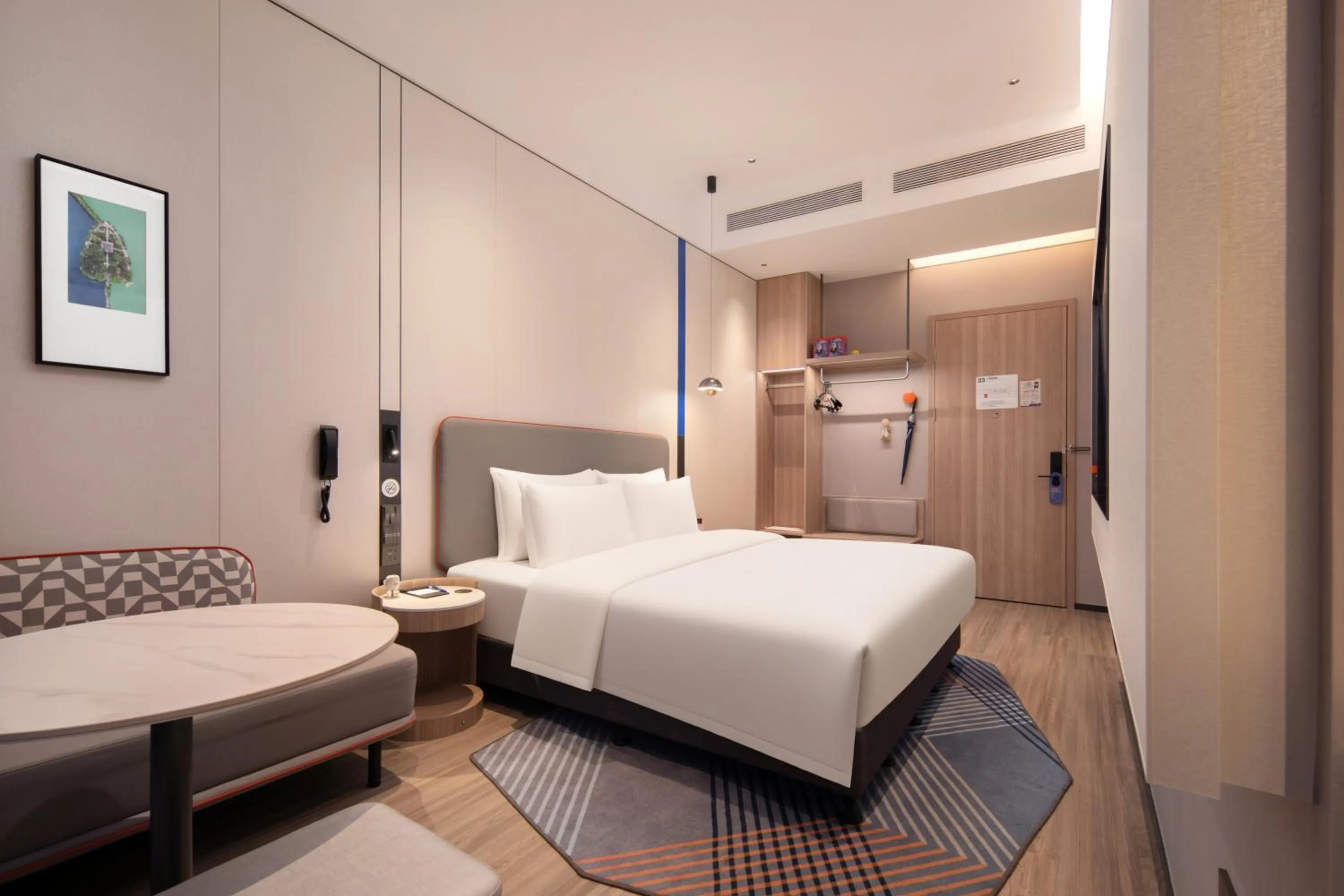 Bed in Holiday Inn Express Wuhan East Lake by IHG