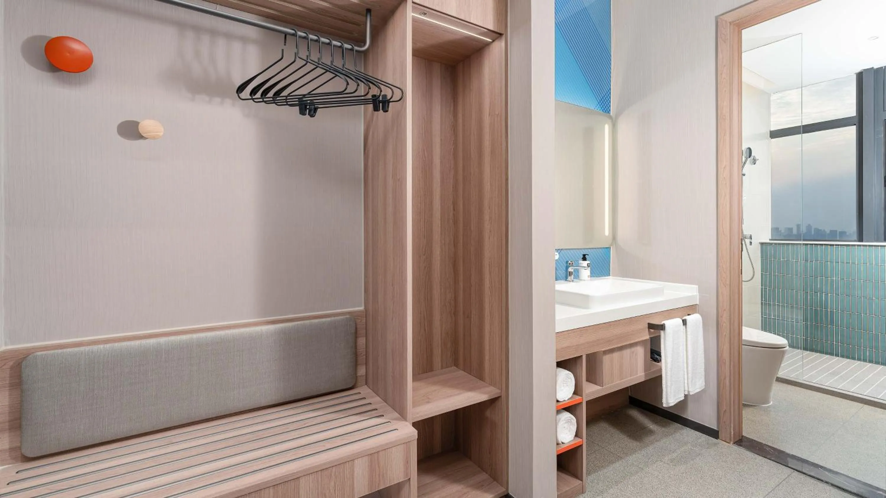 Bathroom, Bed in Holiday Inn Express Wuhan East Lake by IHG