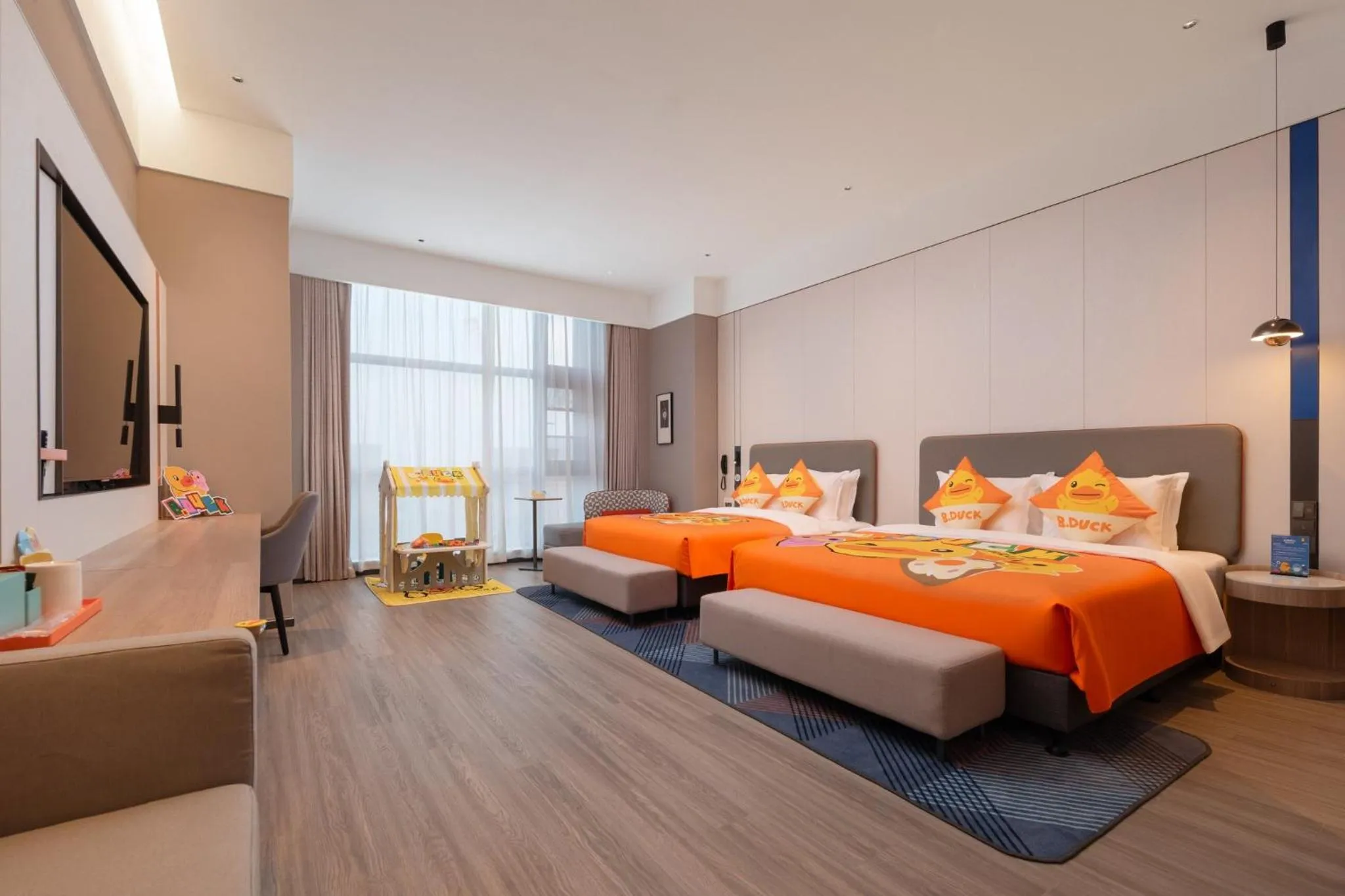 Photo of the whole room, Bed in Holiday Inn Express Wuhan East Lake by IHG