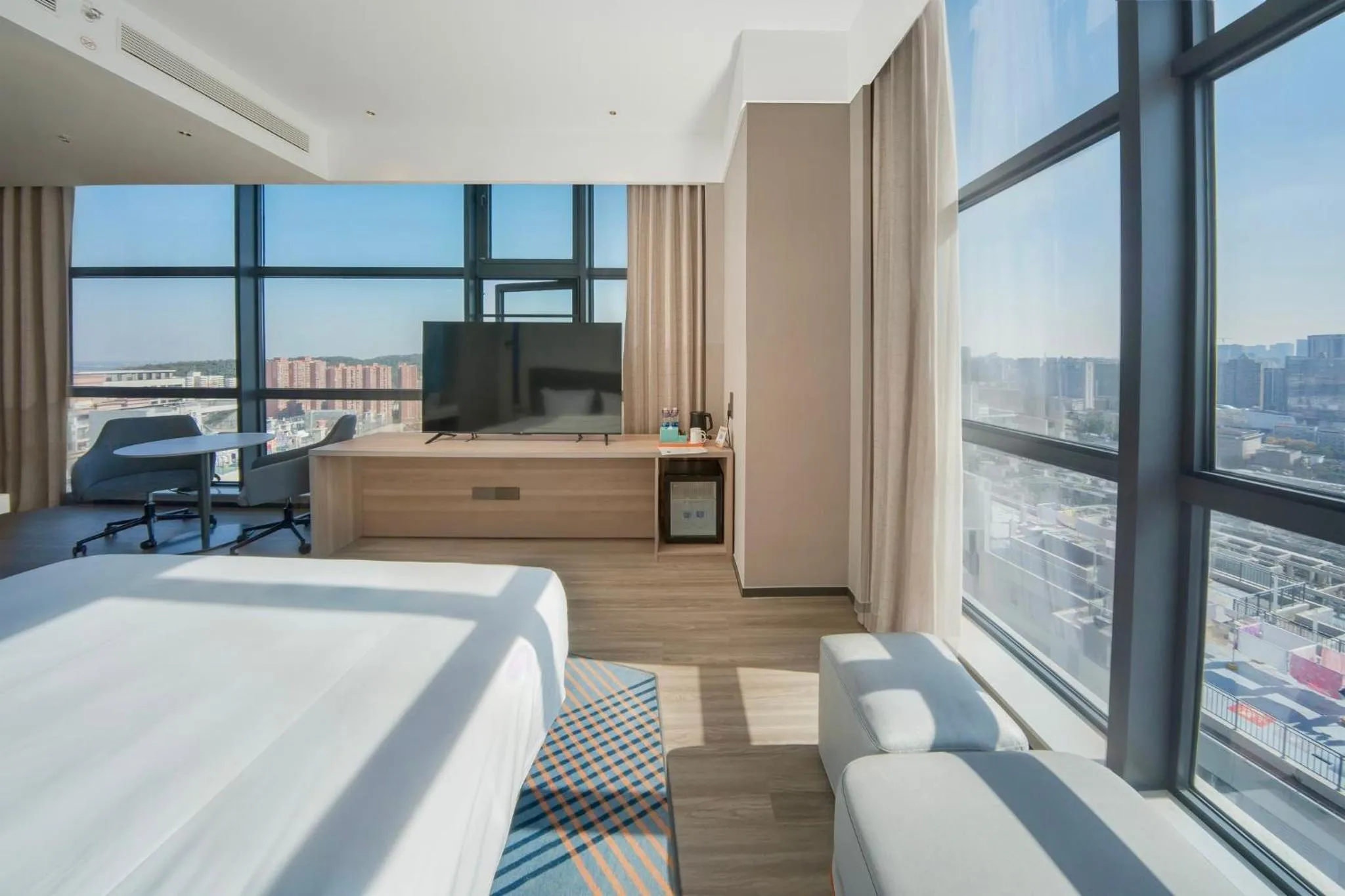 Photo of the whole room in Holiday Inn Express Wuhan East Lake by IHG