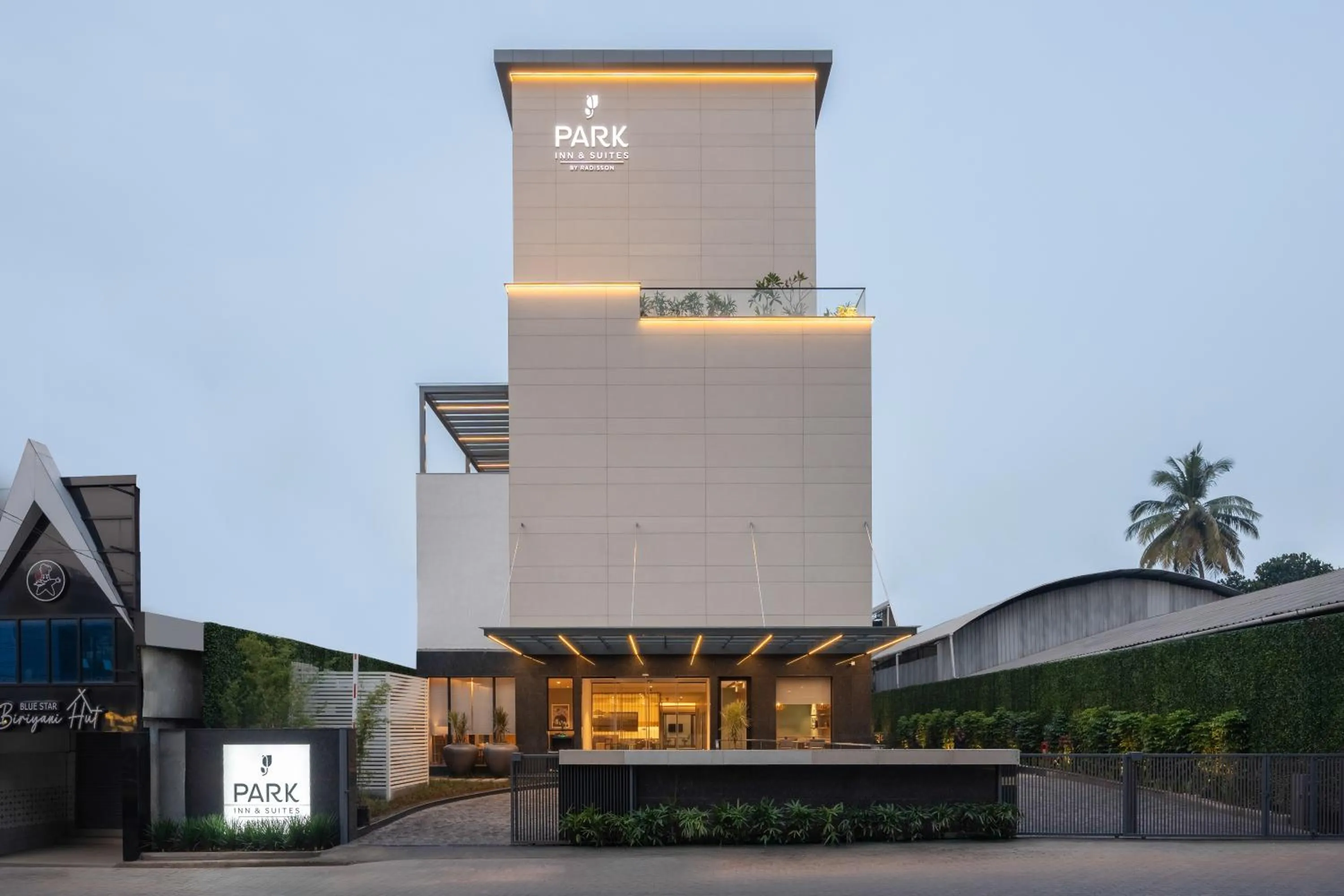 Facade/entrance in Park Inn & Suites by Radisson Thrissur East Fort