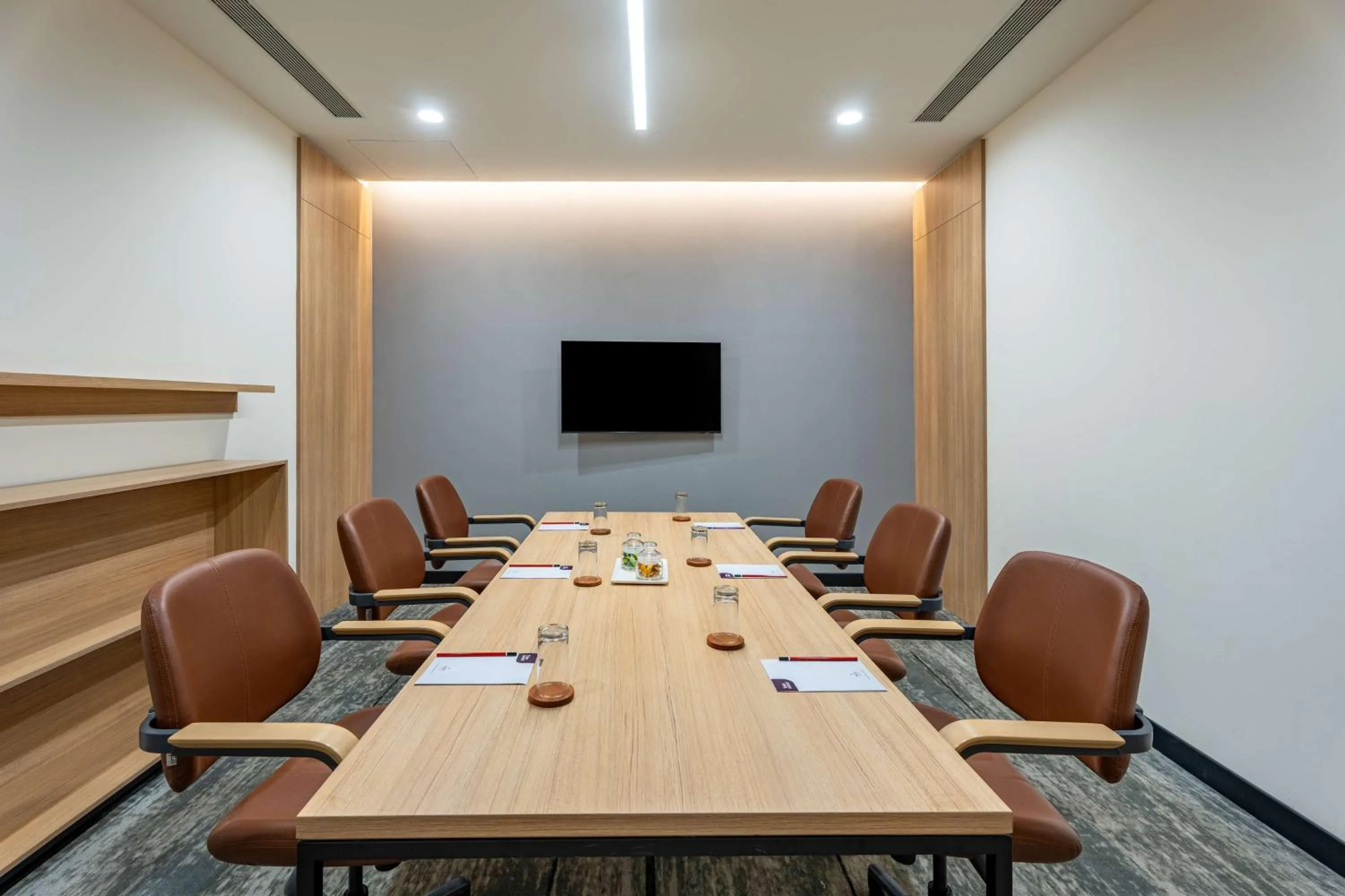 Meeting/conference room in Park Inn & Suites by Radisson Thrissur East Fort