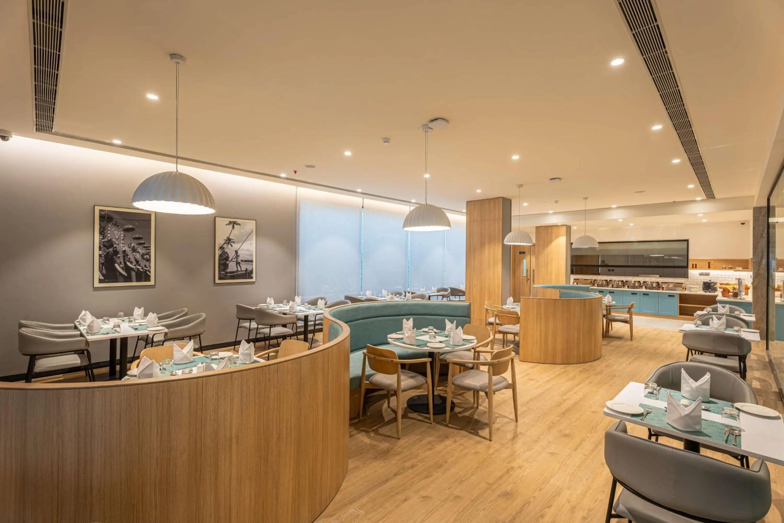 Restaurant/places to eat in Park Inn & Suites by Radisson Thrissur East Fort