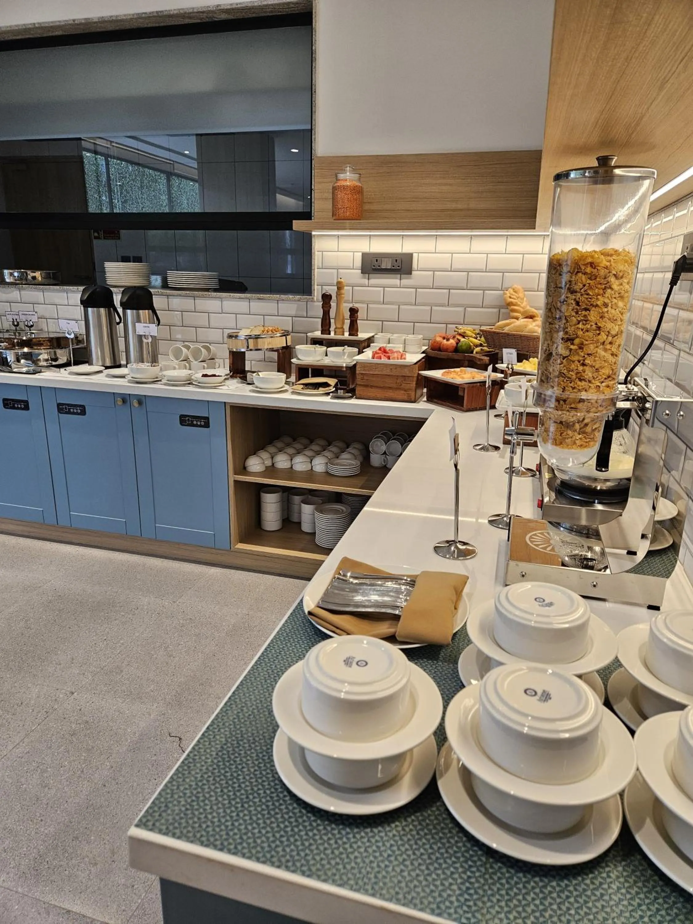 Food and drinks in Park Inn & Suites by Radisson Thrissur East Fort