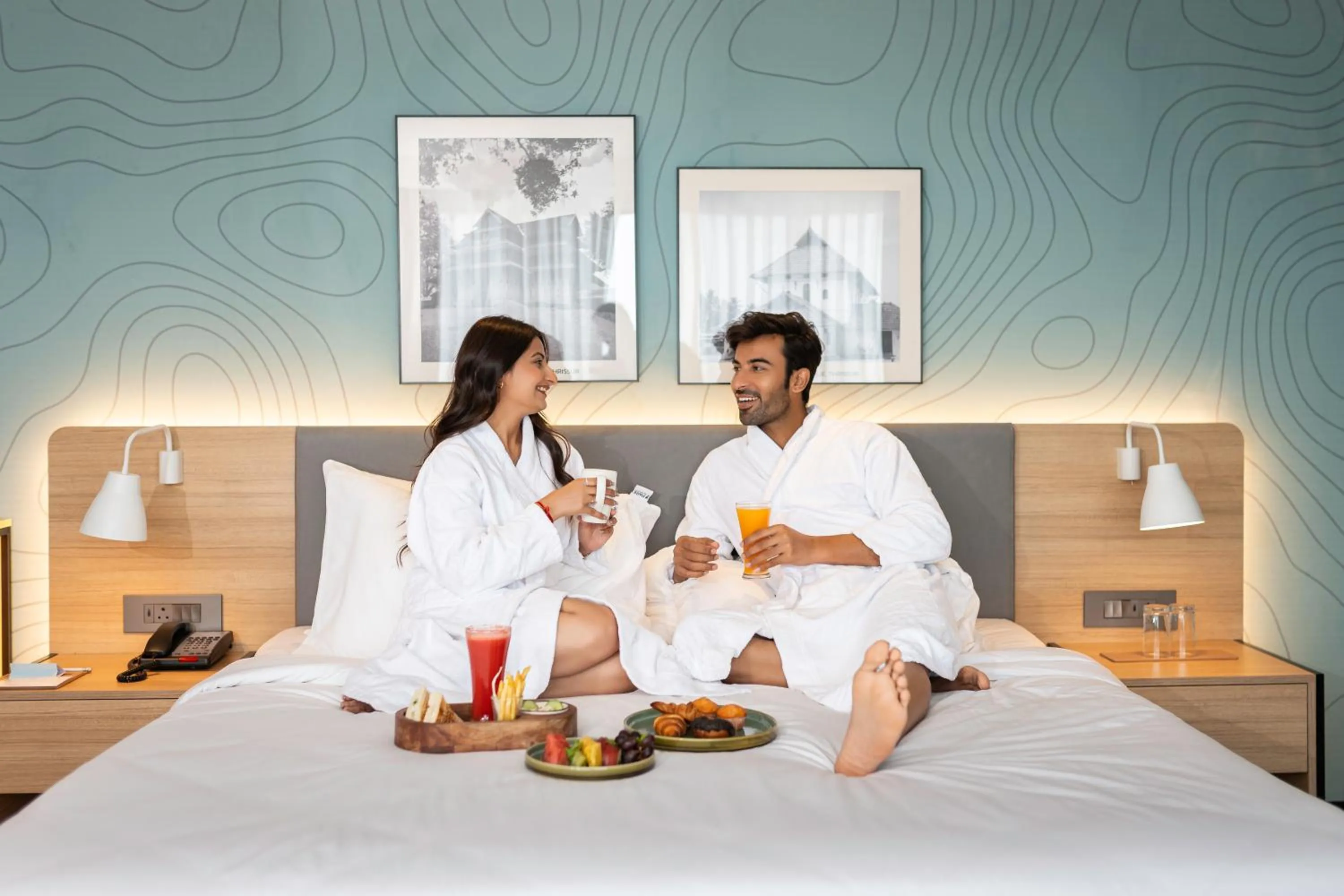 Food and drinks, Bed in Park Inn & Suites by Radisson Thrissur East Fort