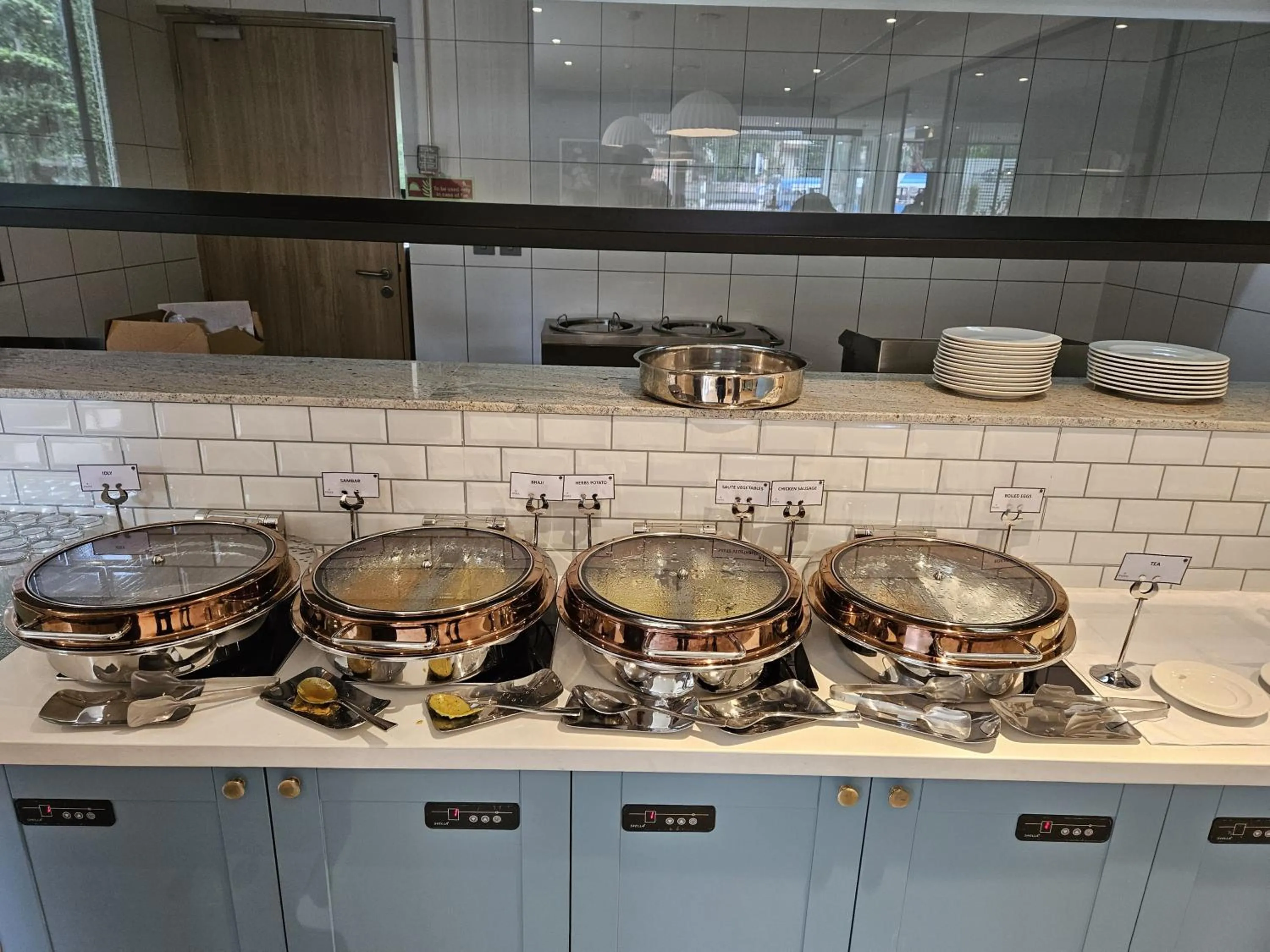 Food and drinks in Park Inn & Suites by Radisson Thrissur East Fort