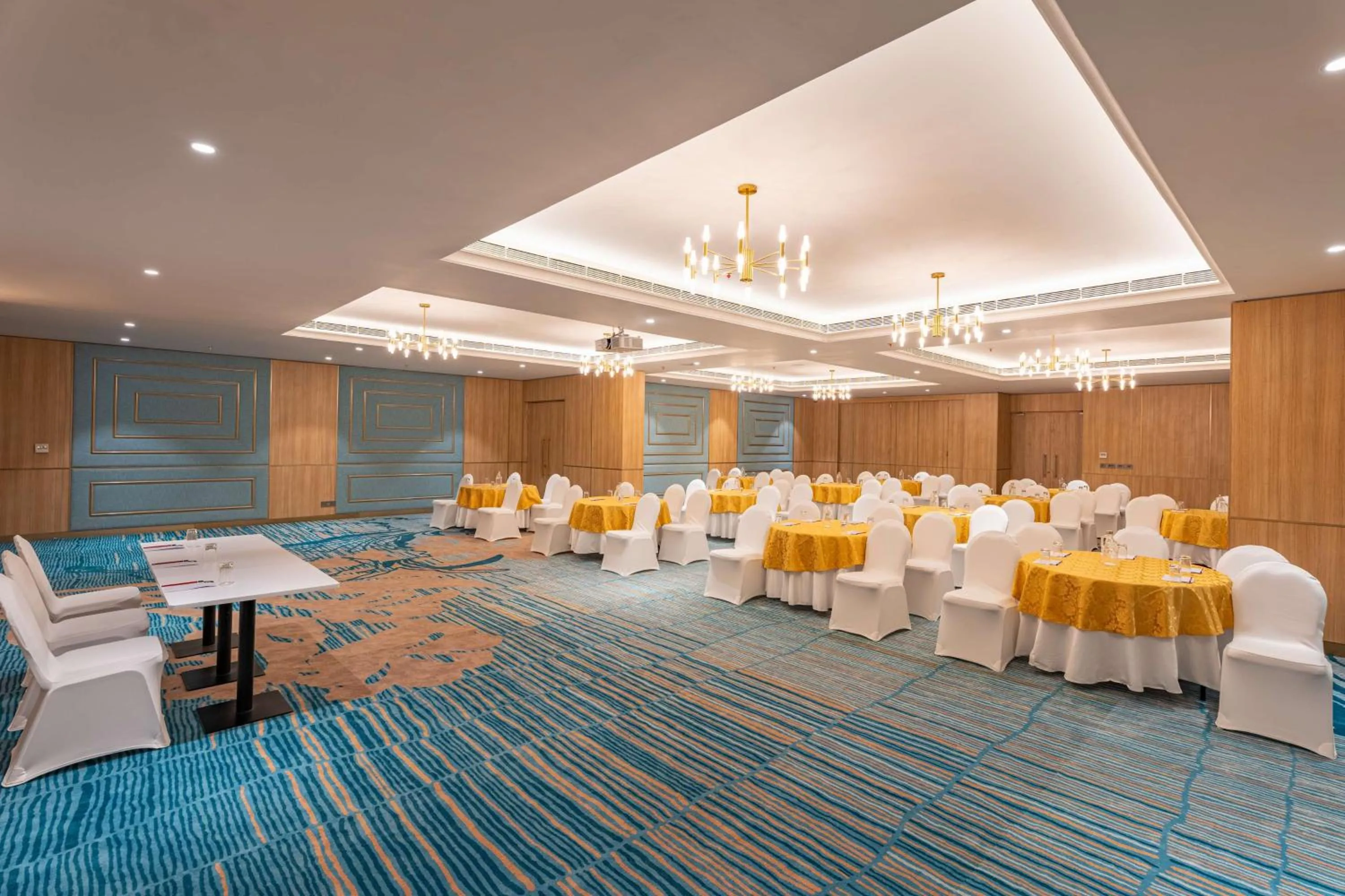 Meeting/conference room in Park Inn & Suites by Radisson Thrissur East Fort