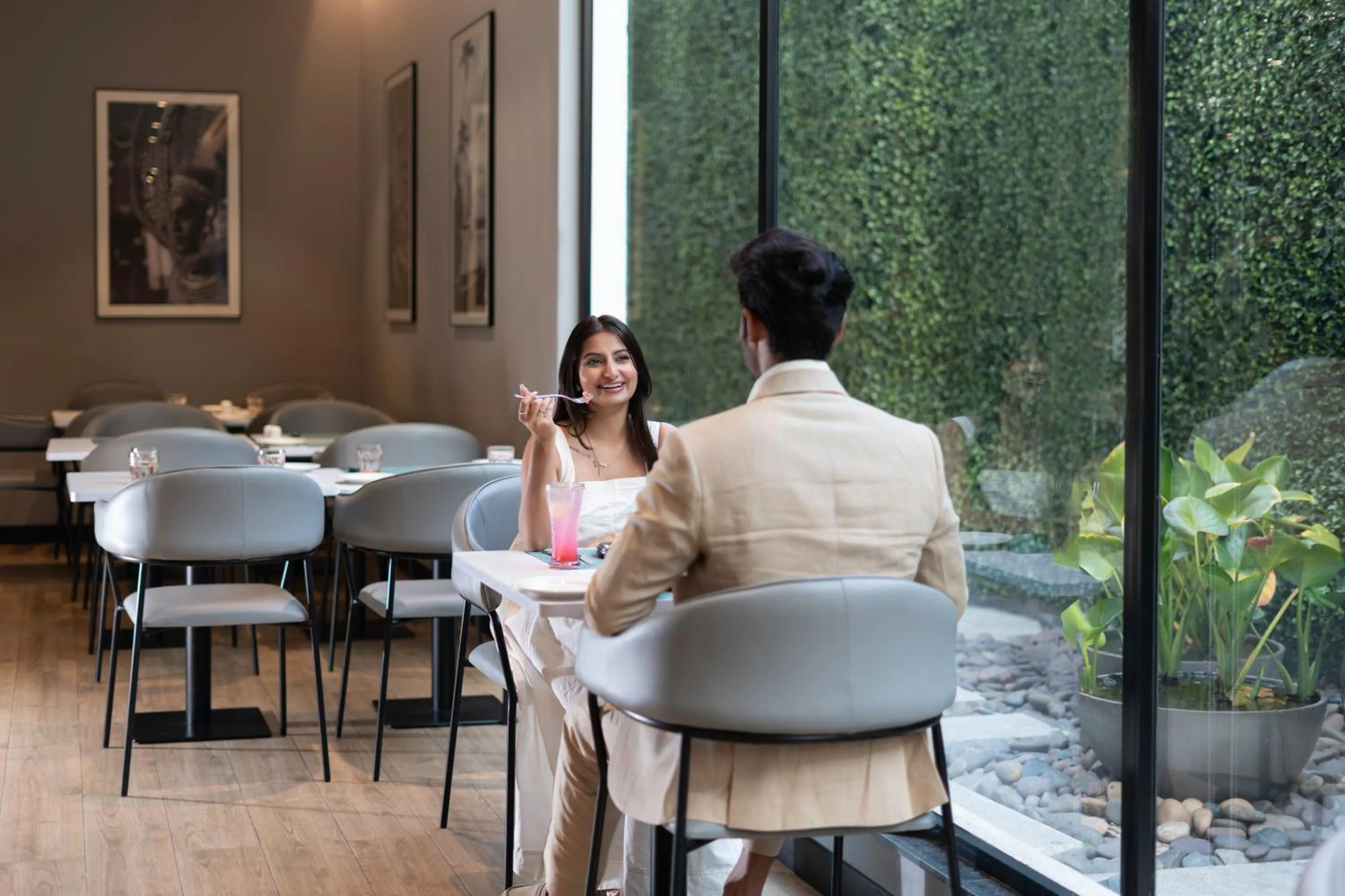 Restaurant/places to eat in Park Inn & Suites by Radisson Thrissur East Fort