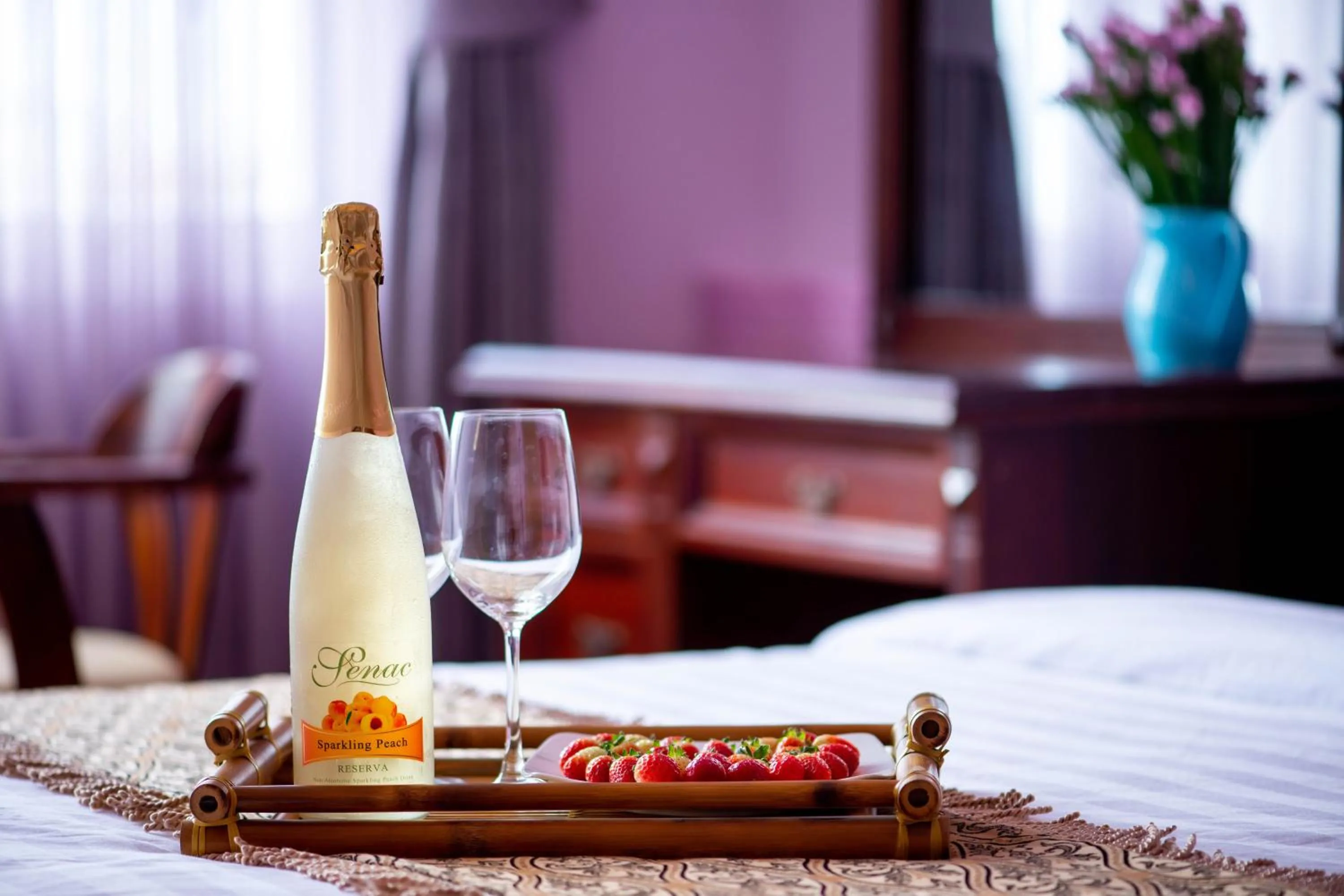 Food and drinks, Bed in Le Petit Paris Dalat Hotel