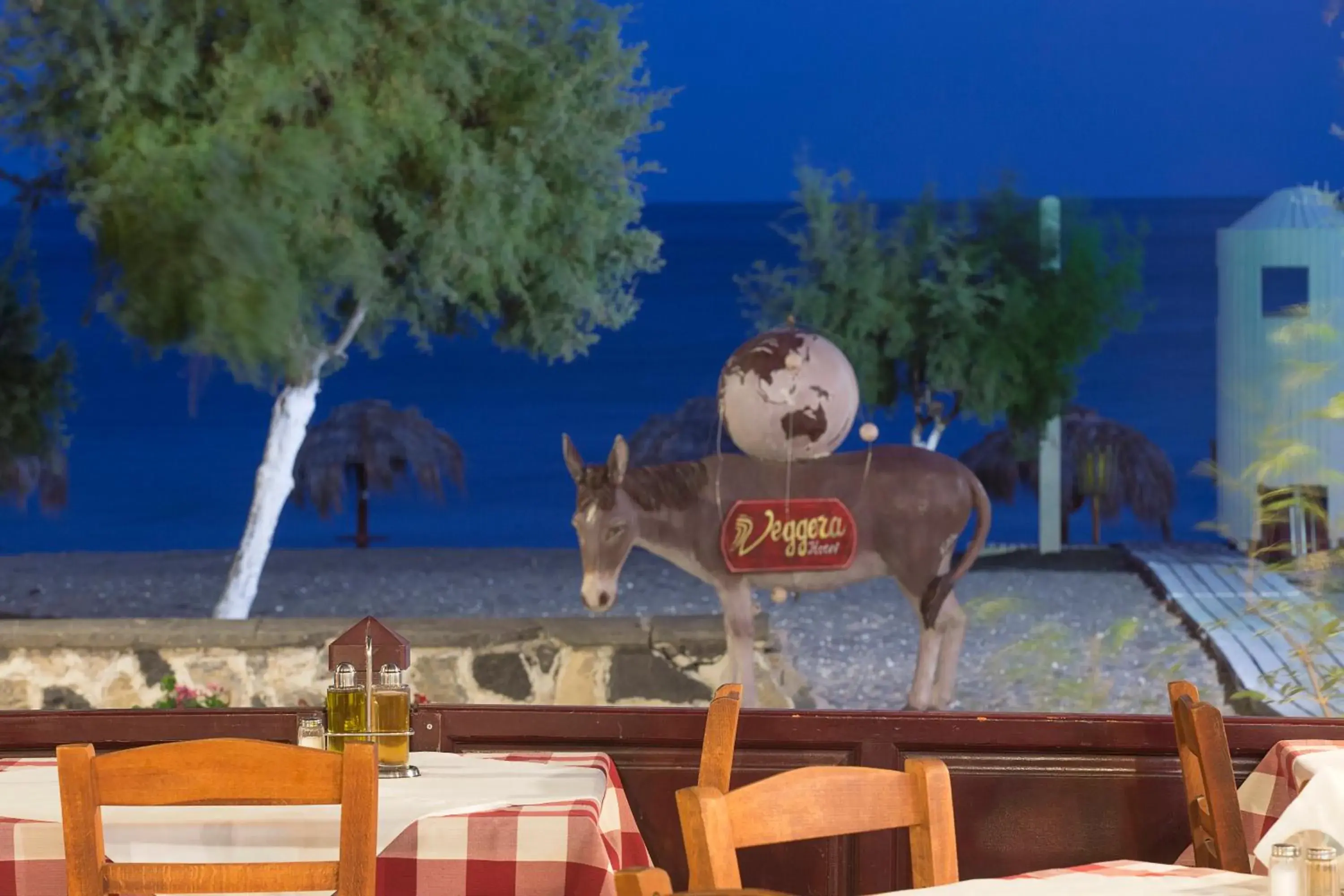 Restaurant/places to eat in Veggera Beach Hotel Restaurant/places to eat in Veggera Beach Hotel