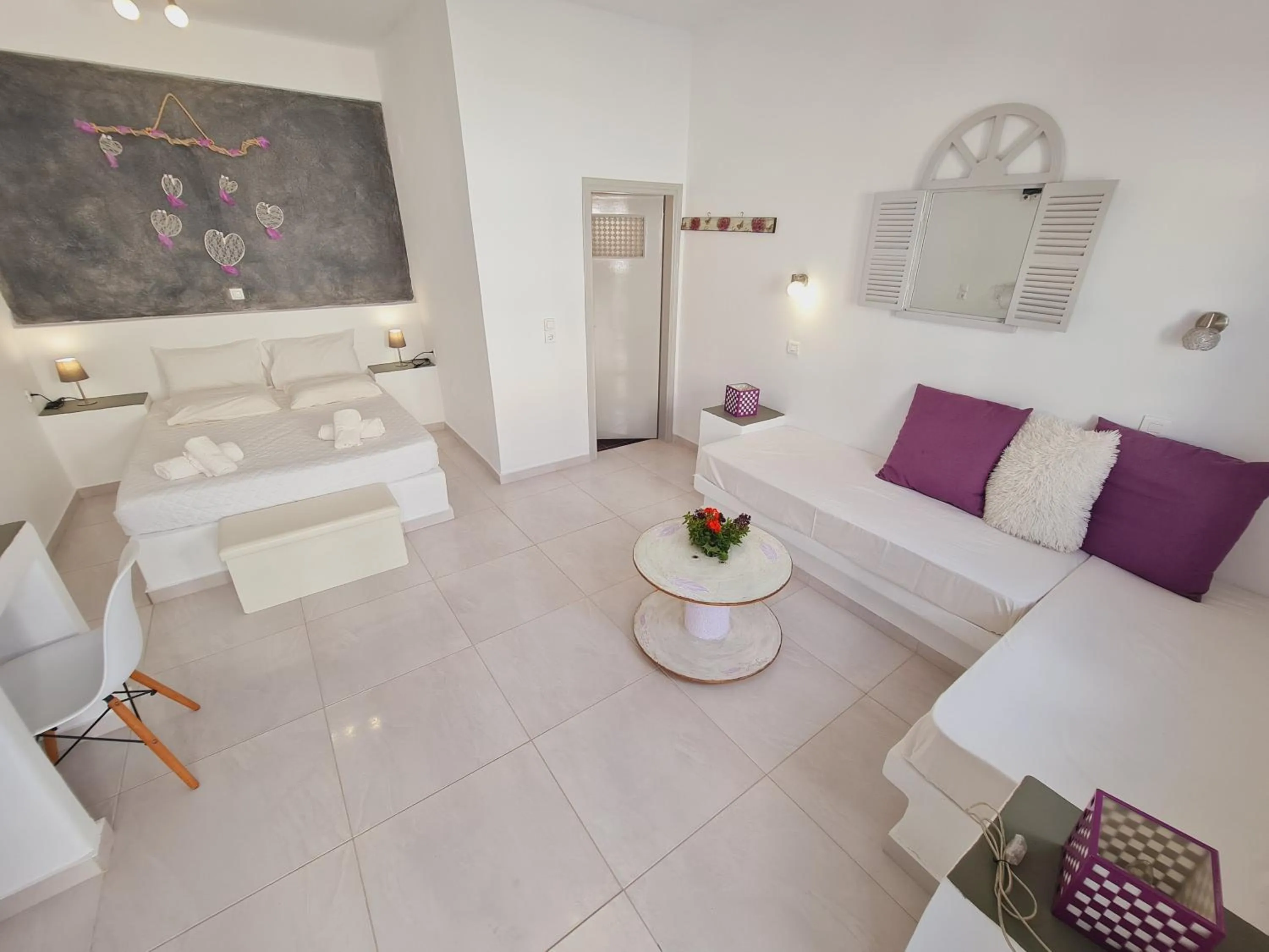 Photo of the whole room in Villa Anto