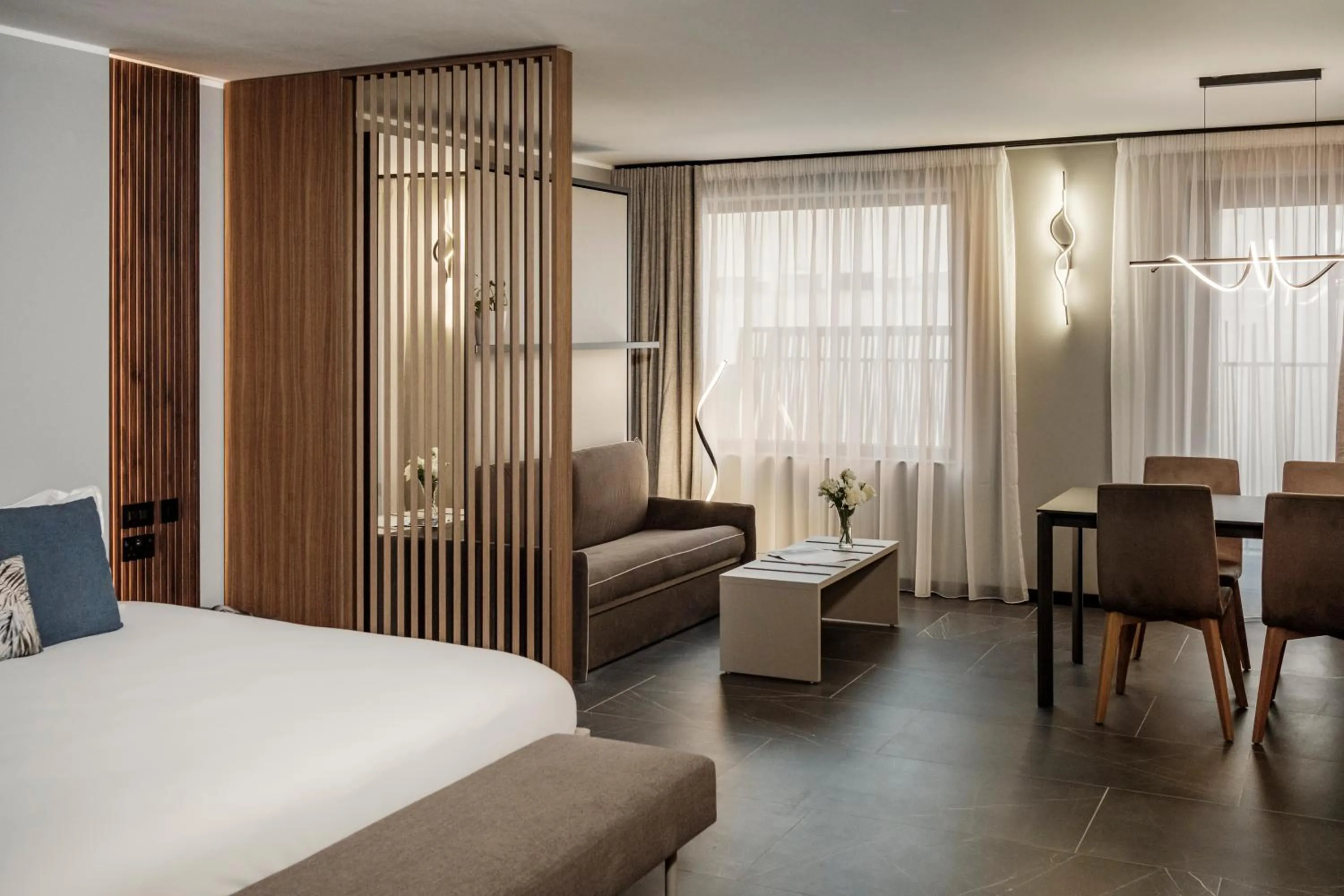 Living room, Bed in Isabella Suites