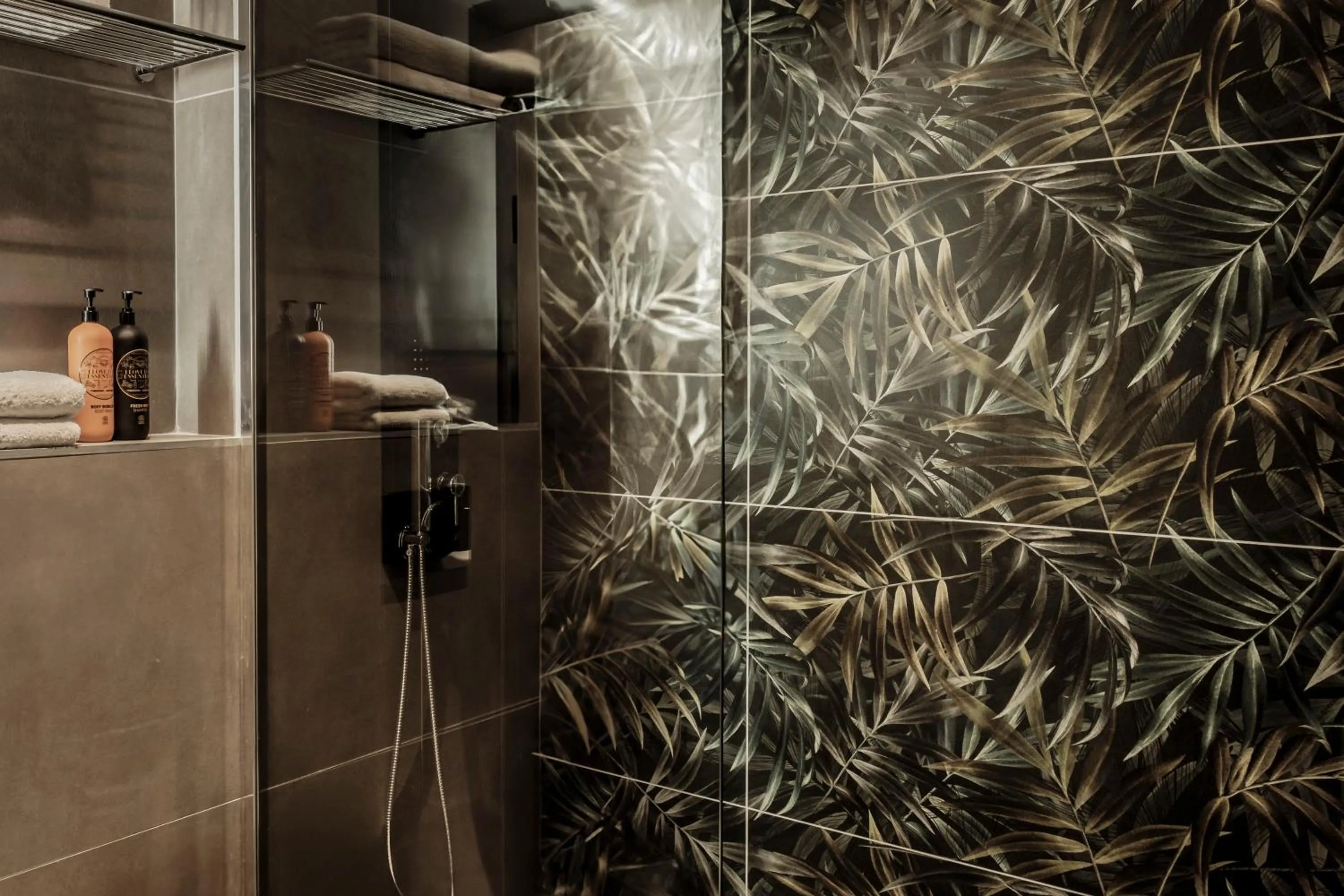 Shower in Isabella Suites