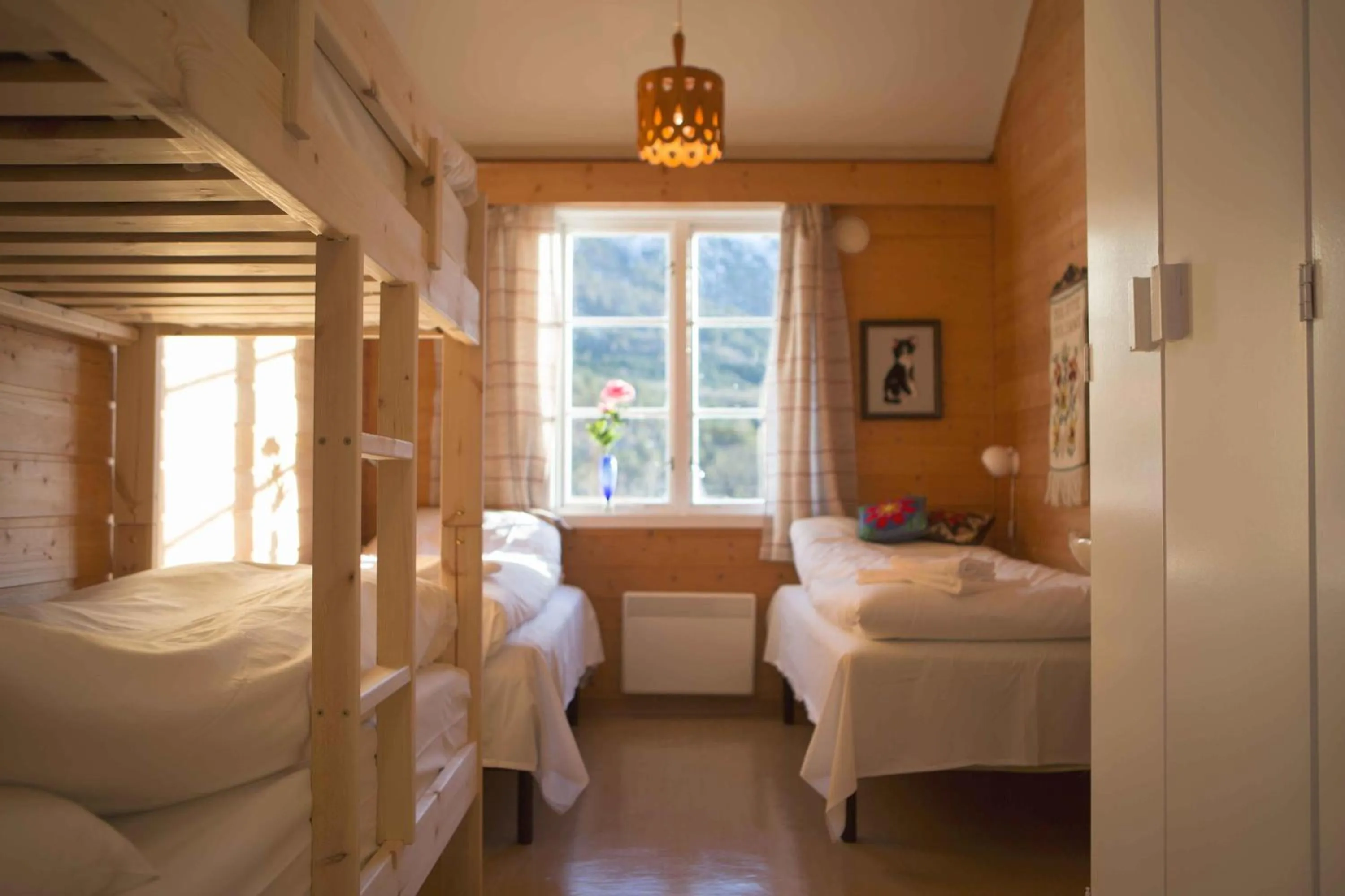 Photo of the whole room, Bed in Phillipshaugen Lodge