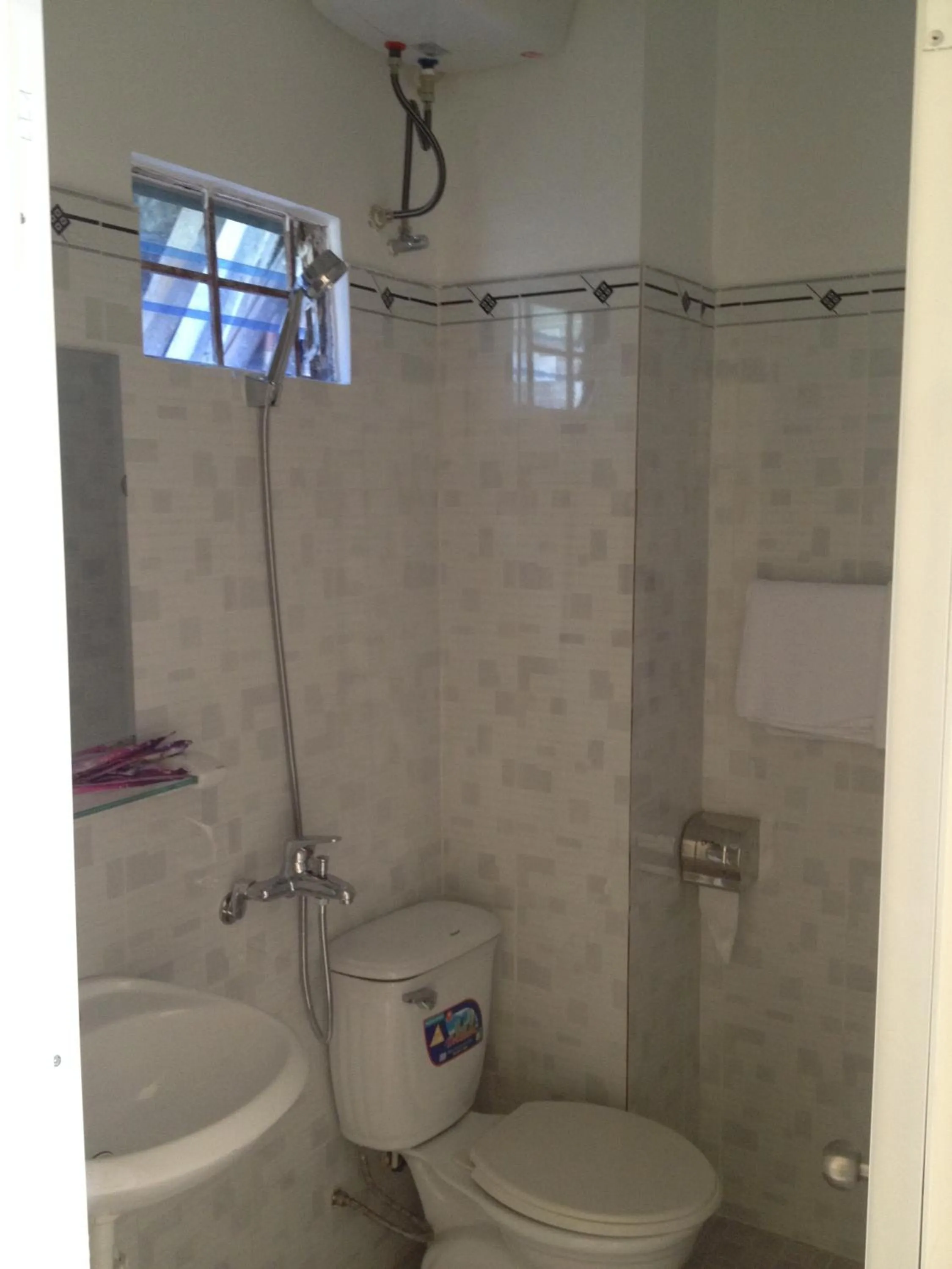 Toilet in Phuong Hong Guesthouse