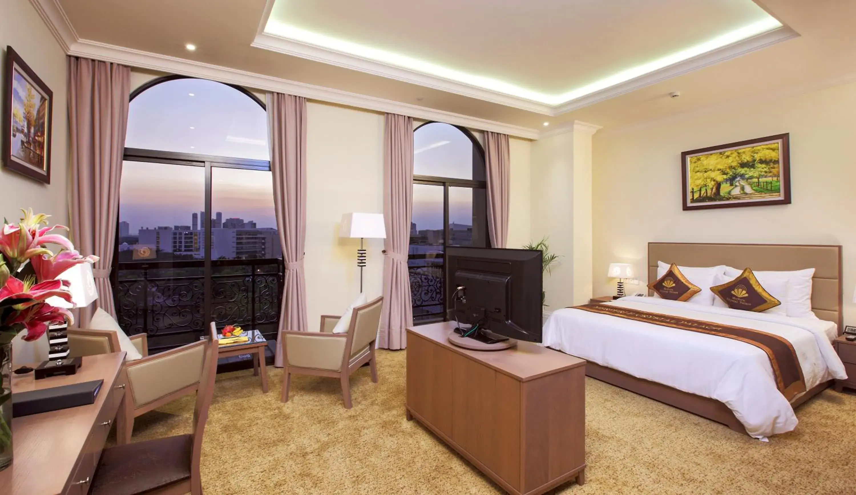 Bed in MerPerle Crystal Palace Bed in MerPerle Crystal Palace