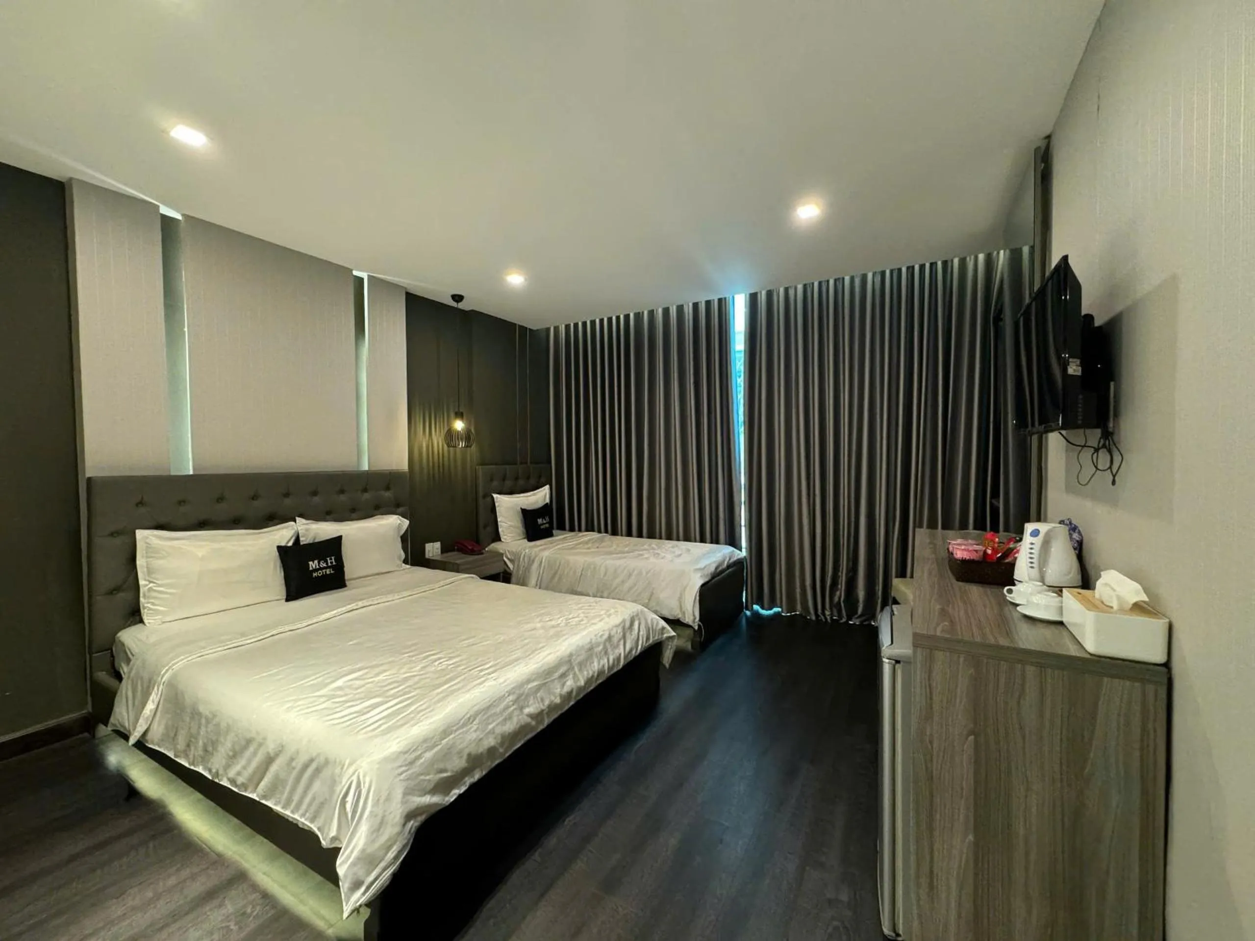 Family Suite in M&H Hotel