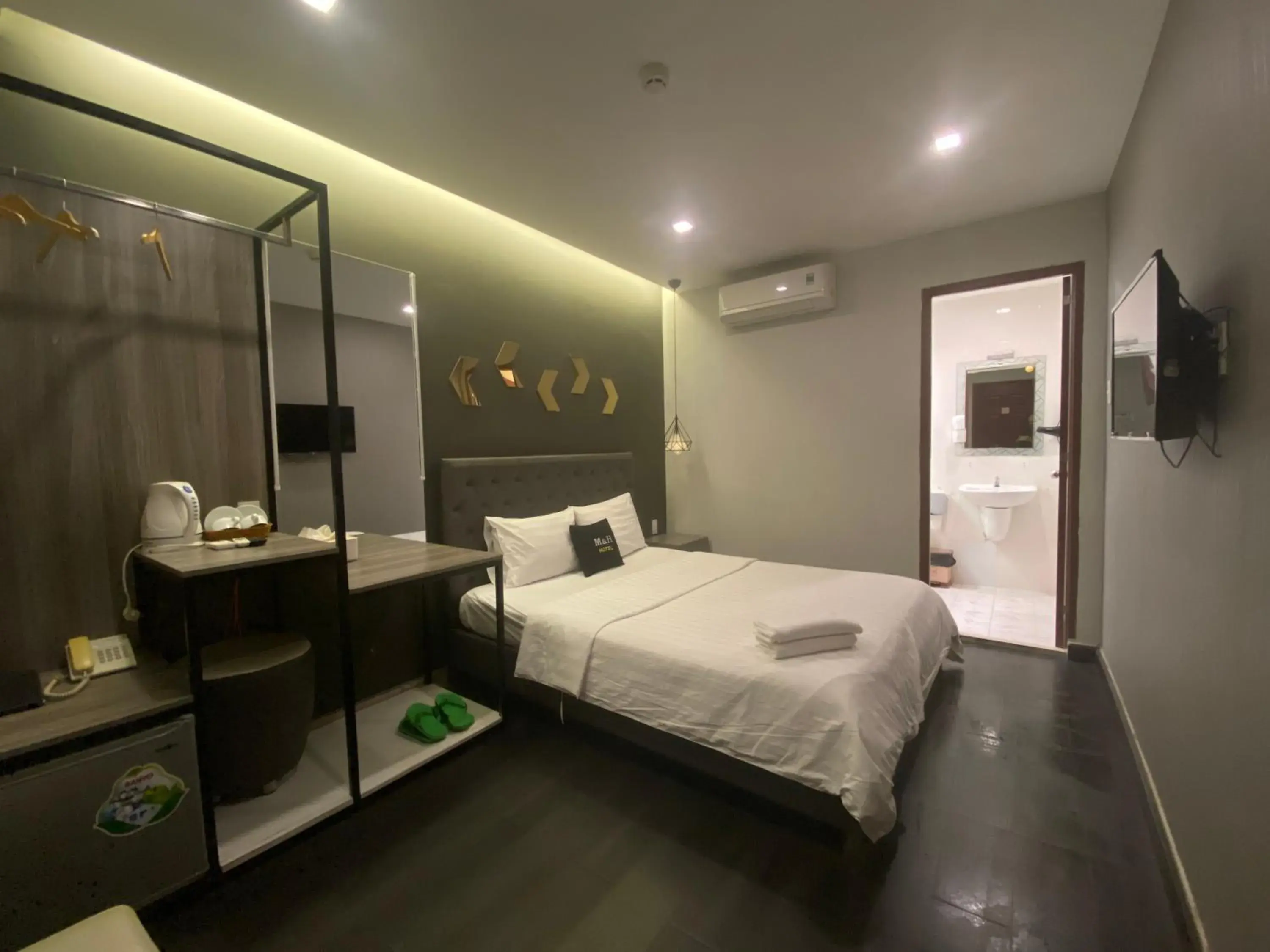 Superior Double Room without Window in M&H Hotel Superior Double Room without Window in M&H Hotel