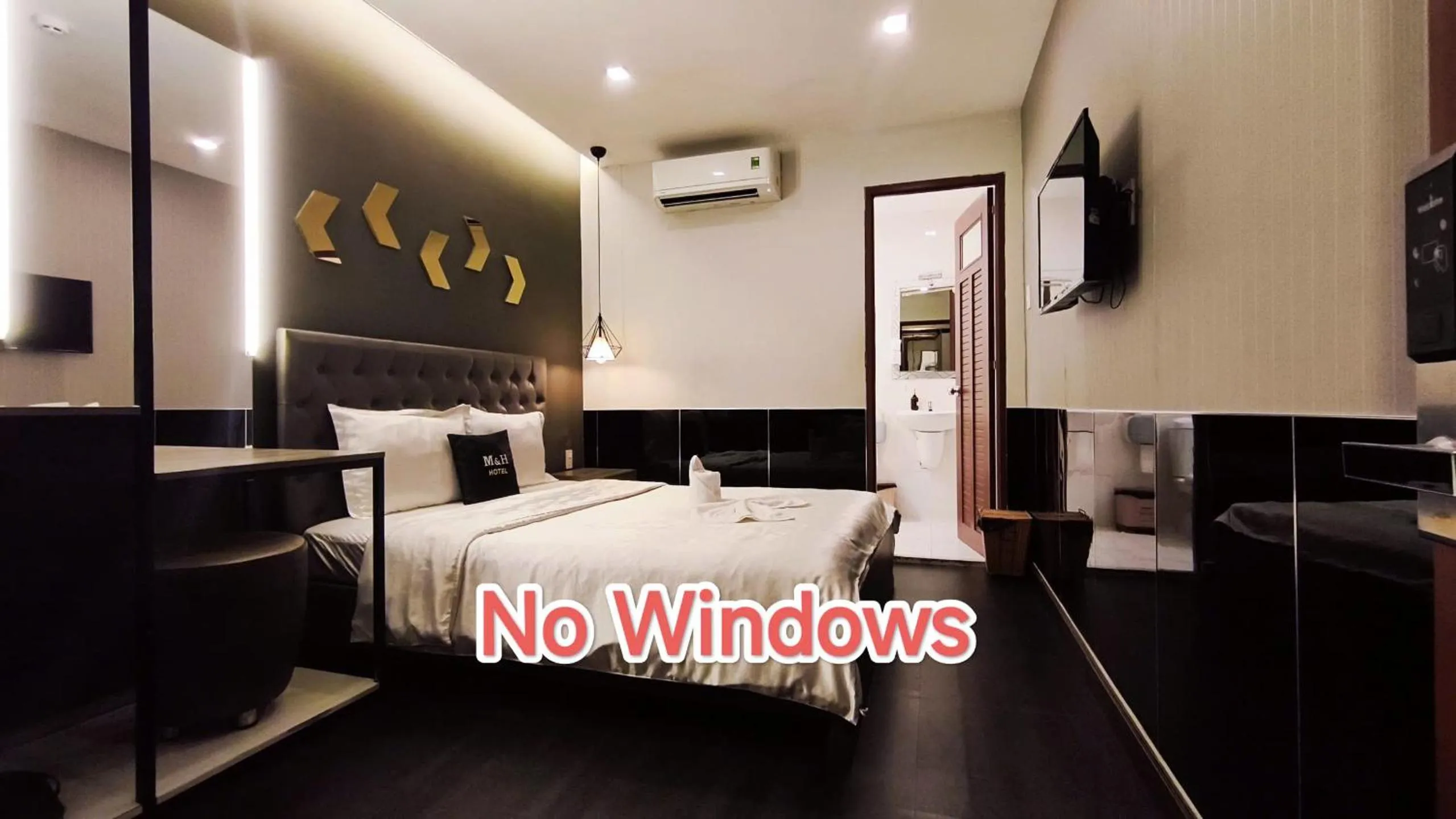 Photo of the whole room, Bed in M&H Hotel