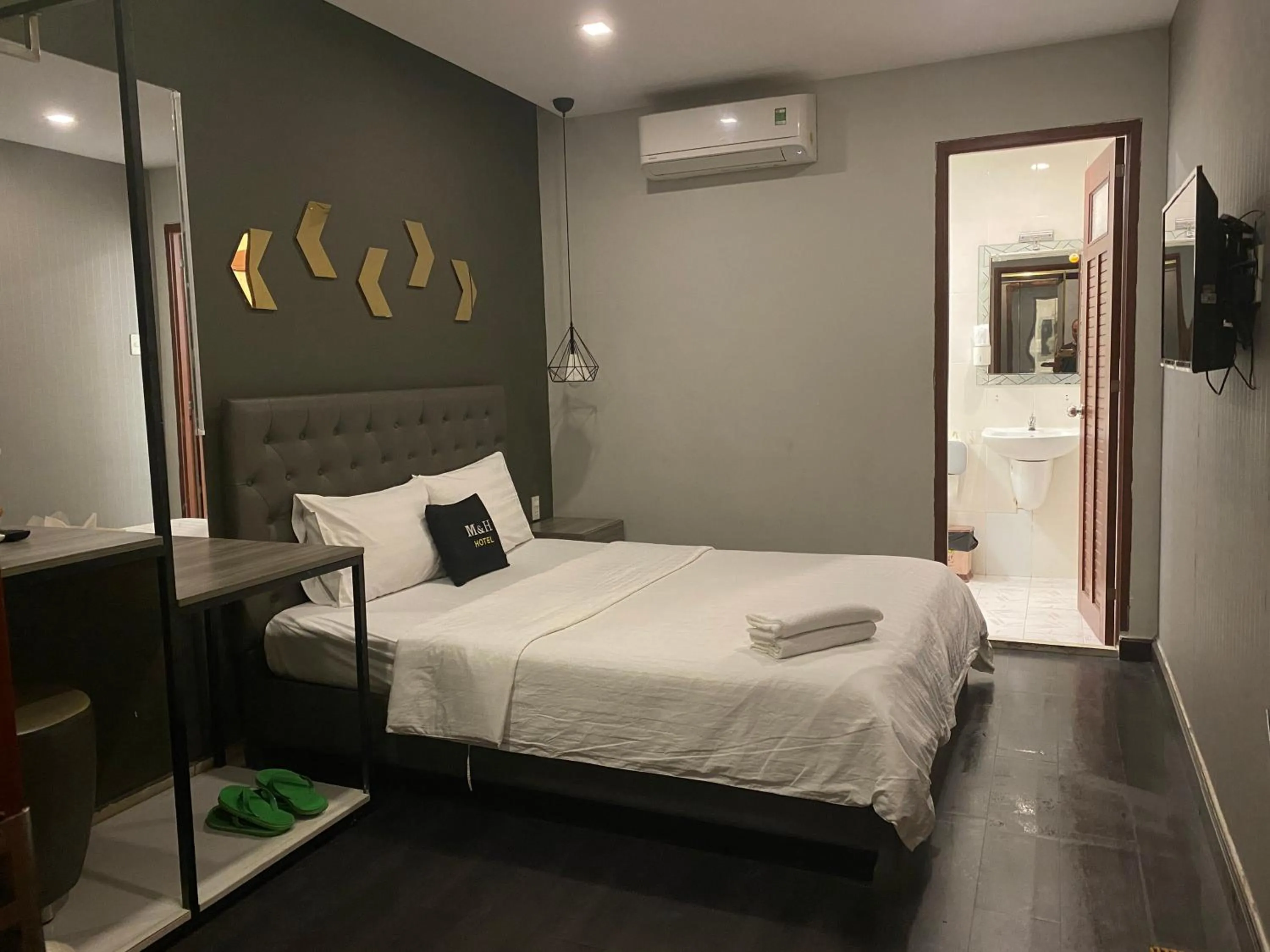 Photo of the whole room, Bed in M&H Hotel