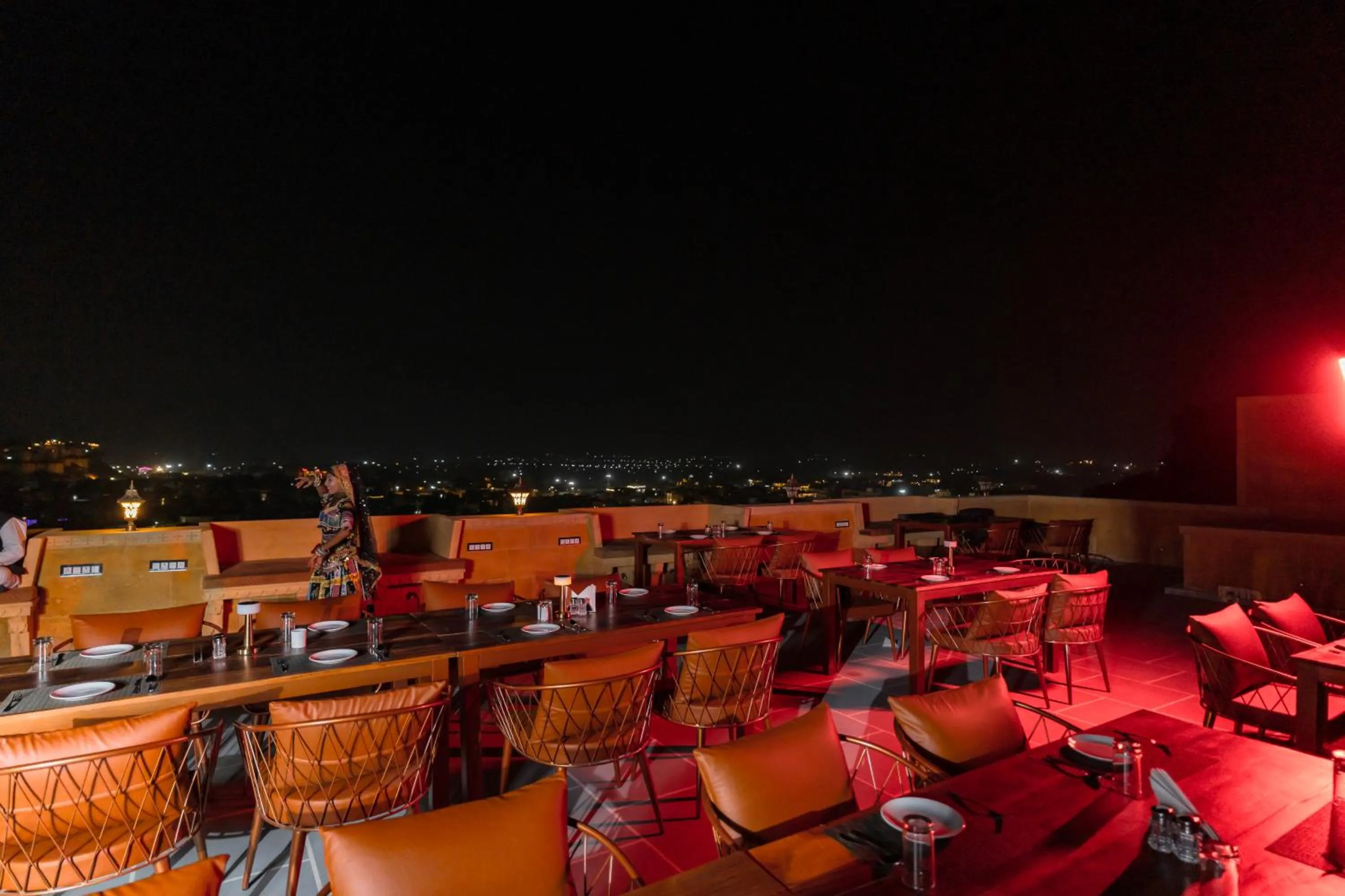 Restaurant/places to eat in Hotel Durjay Garh