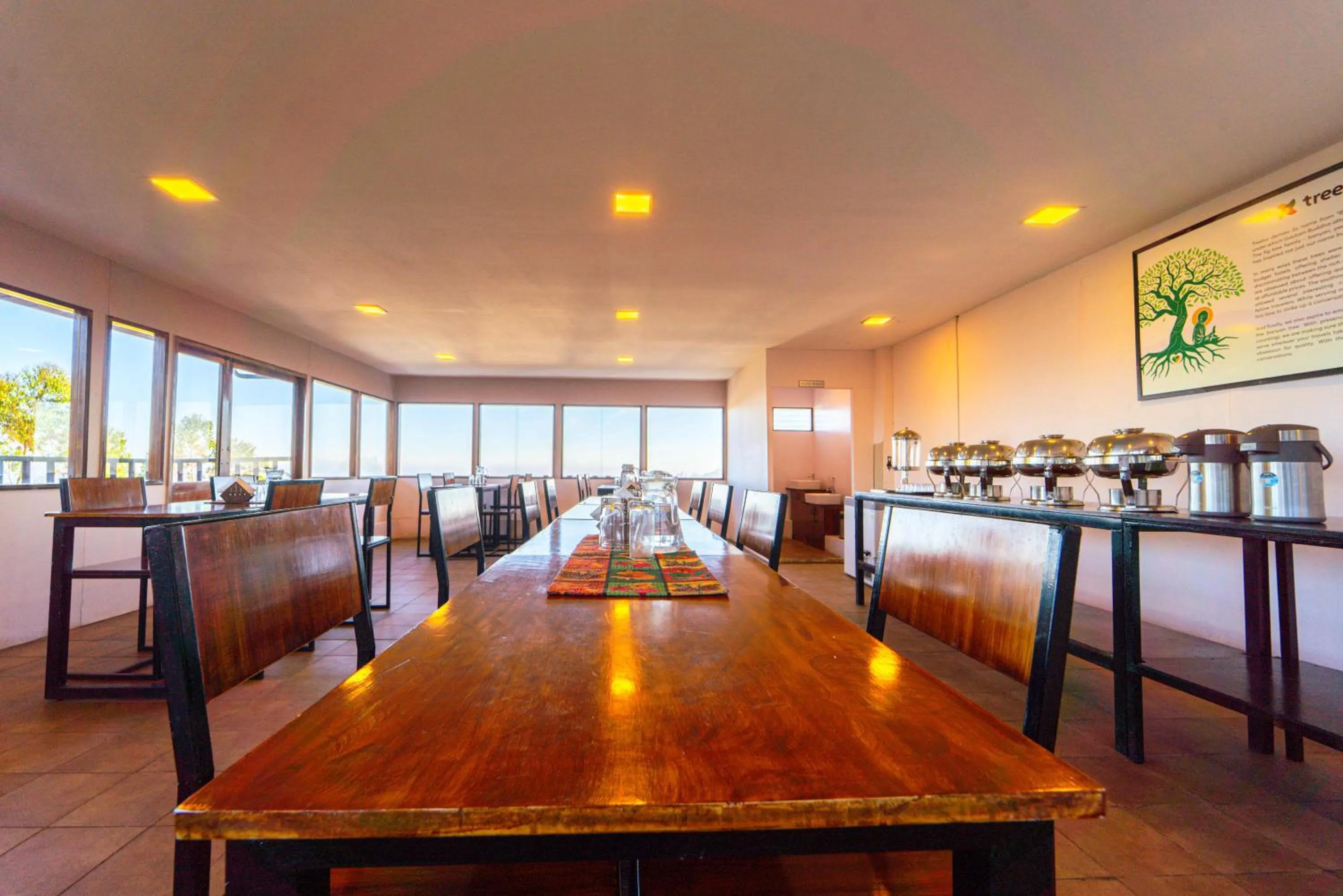 Restaurant/places to eat in Treebo Tranquil Heights With Scenic View